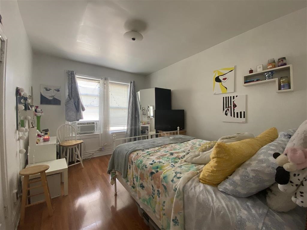 124 STORMS AVE Unit: 4G