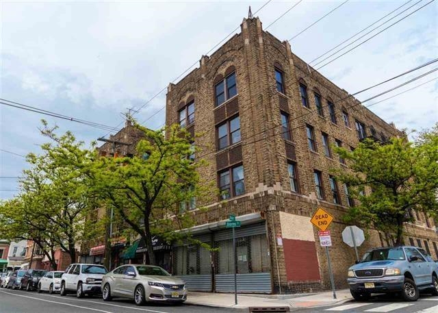 124 STORMS AVE Unit: 4G