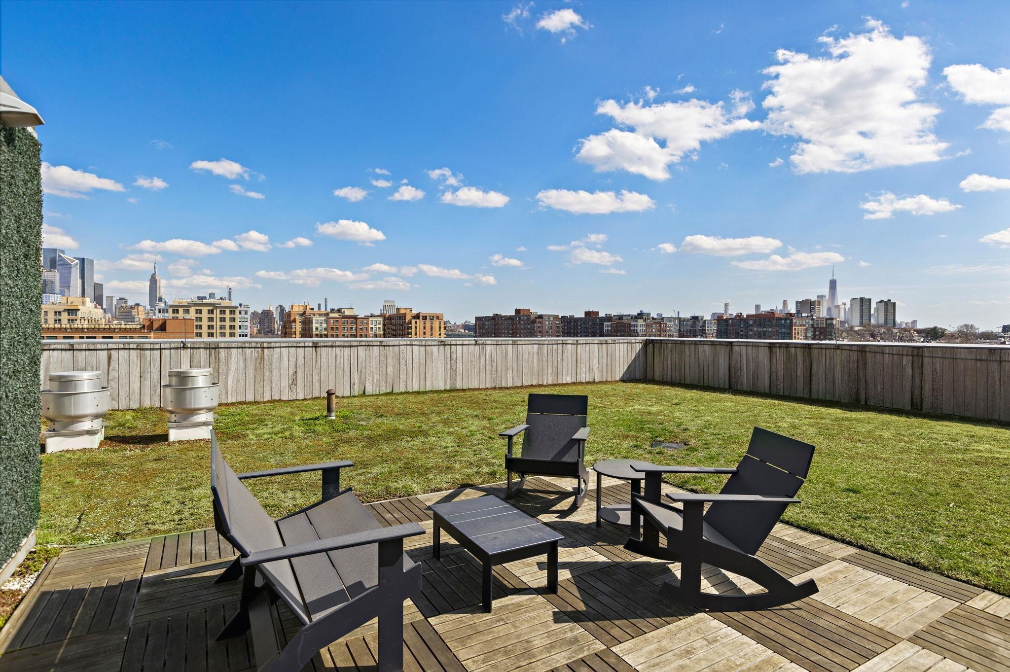 1425 GARDEN ST Unit: 305