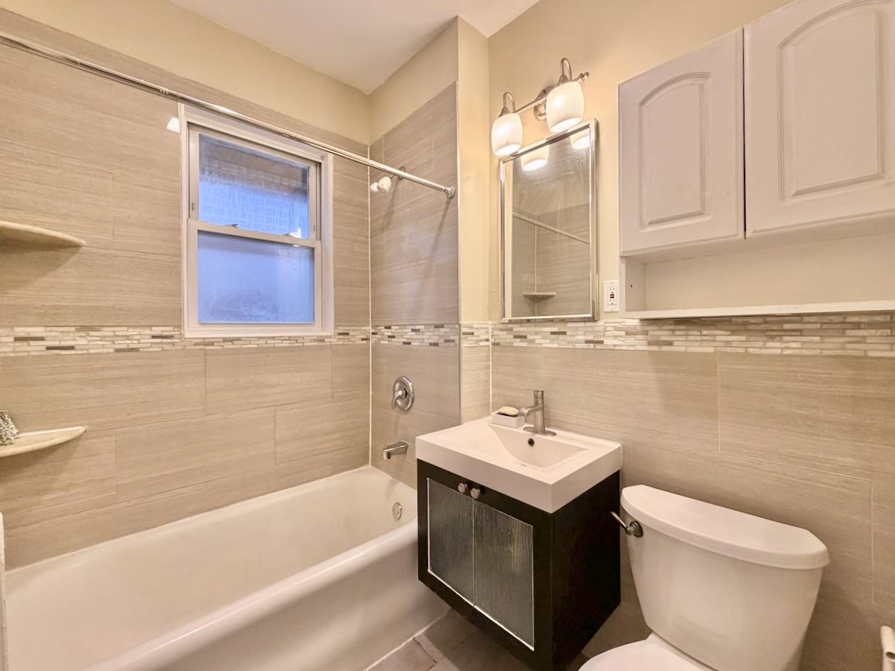 617 GRAND AVE Unit: 2
