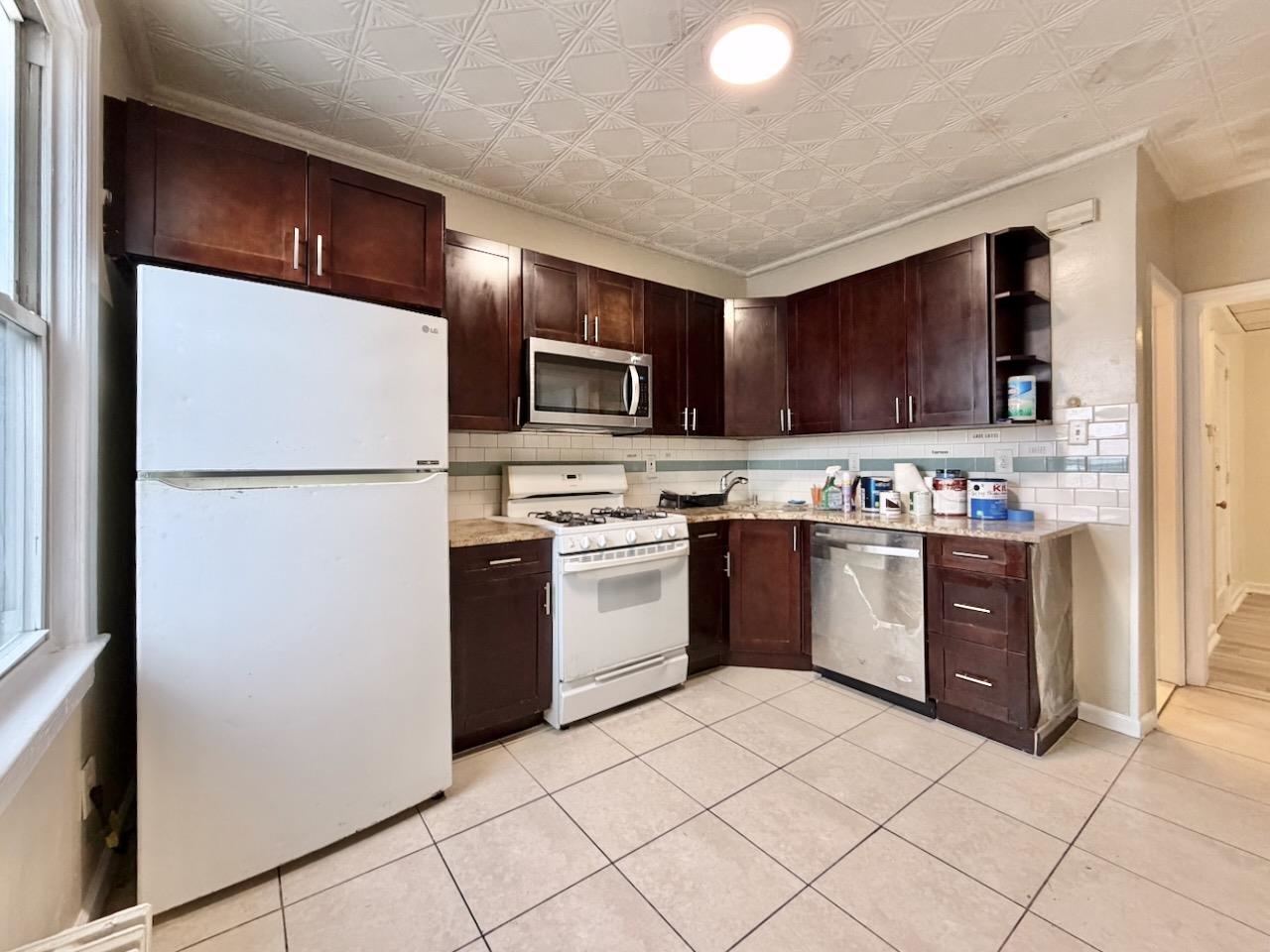 617 GRAND AVE Unit: 2