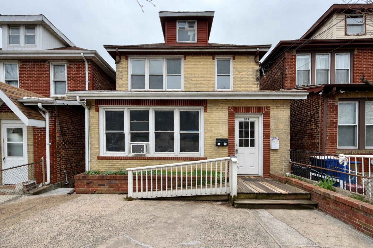 617 GRAND AVE Unit: 2