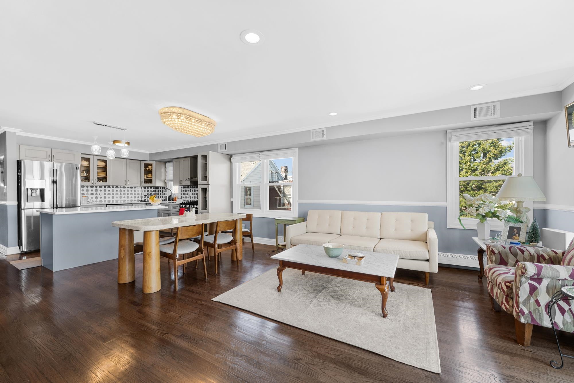 206-208 OGDEN AVE Unit: 202