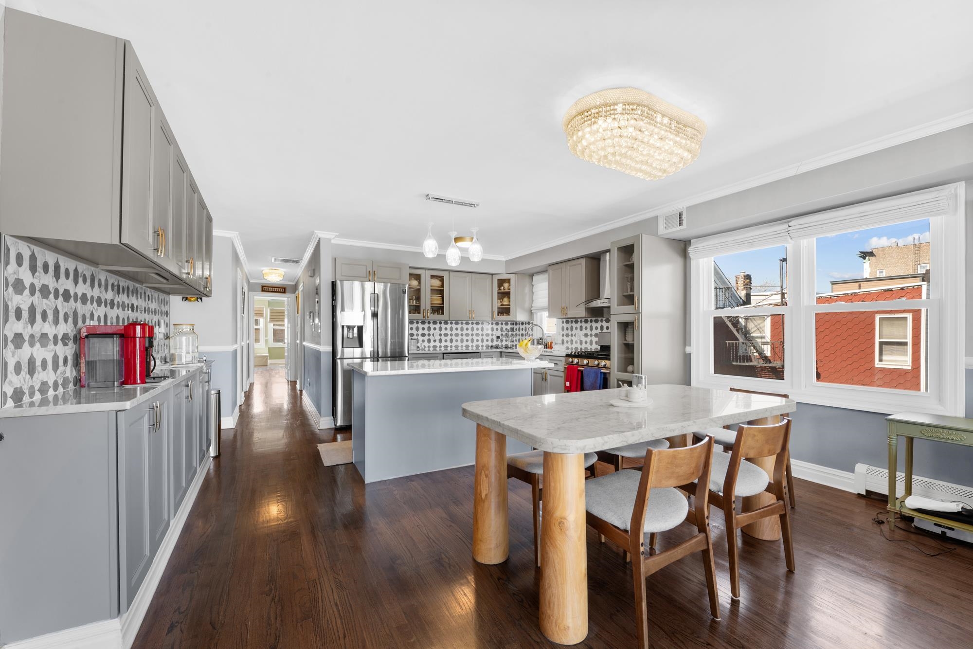 206-208 OGDEN AVE Unit: 202