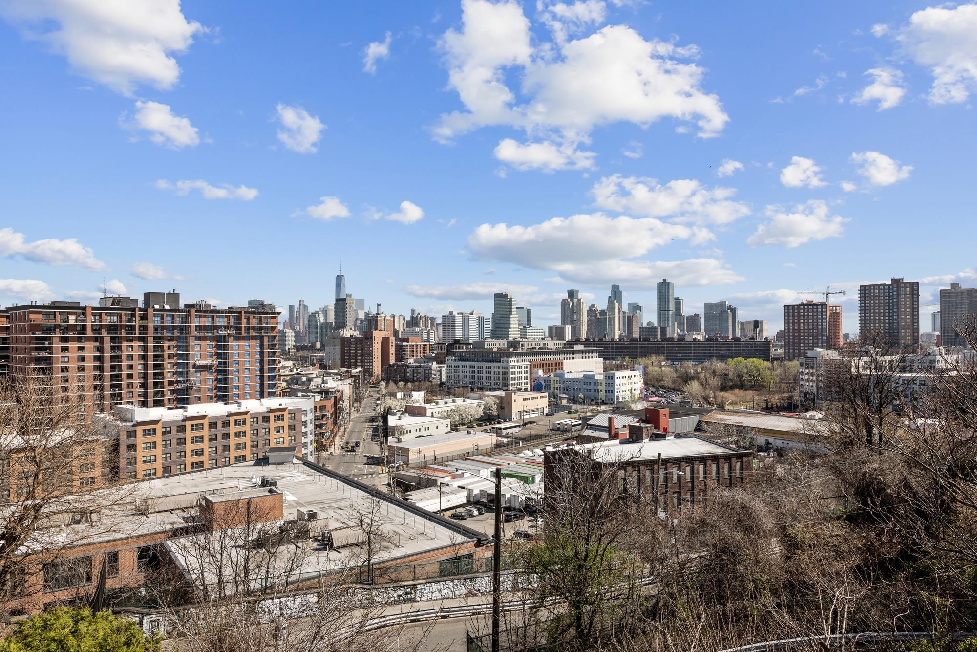 206-208 OGDEN AVE Unit: 202