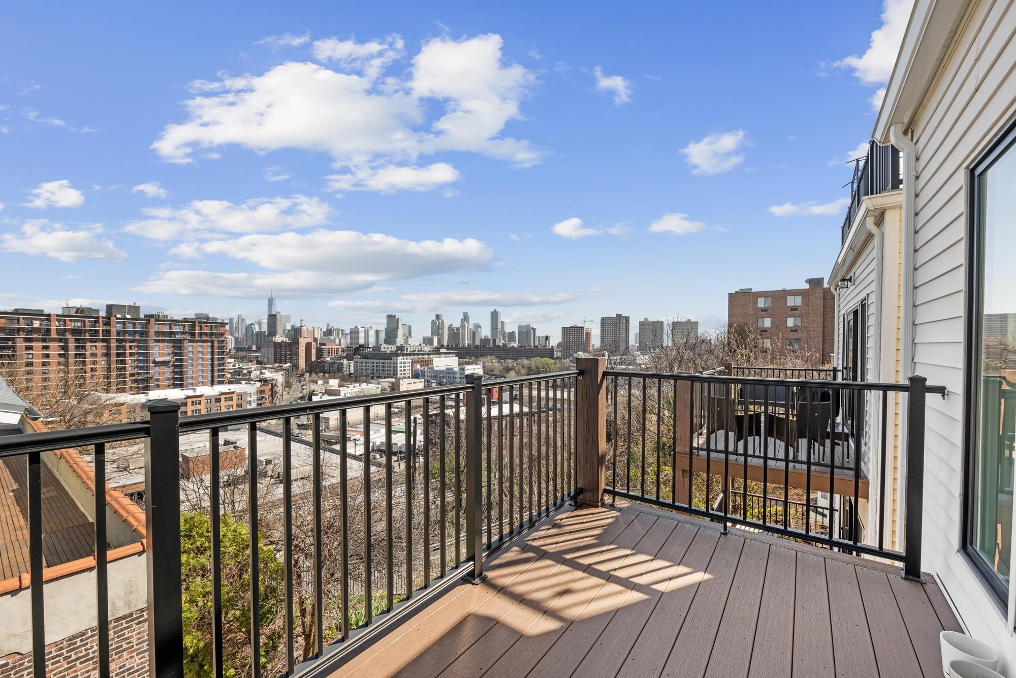 206-208 OGDEN AVE Unit: 202