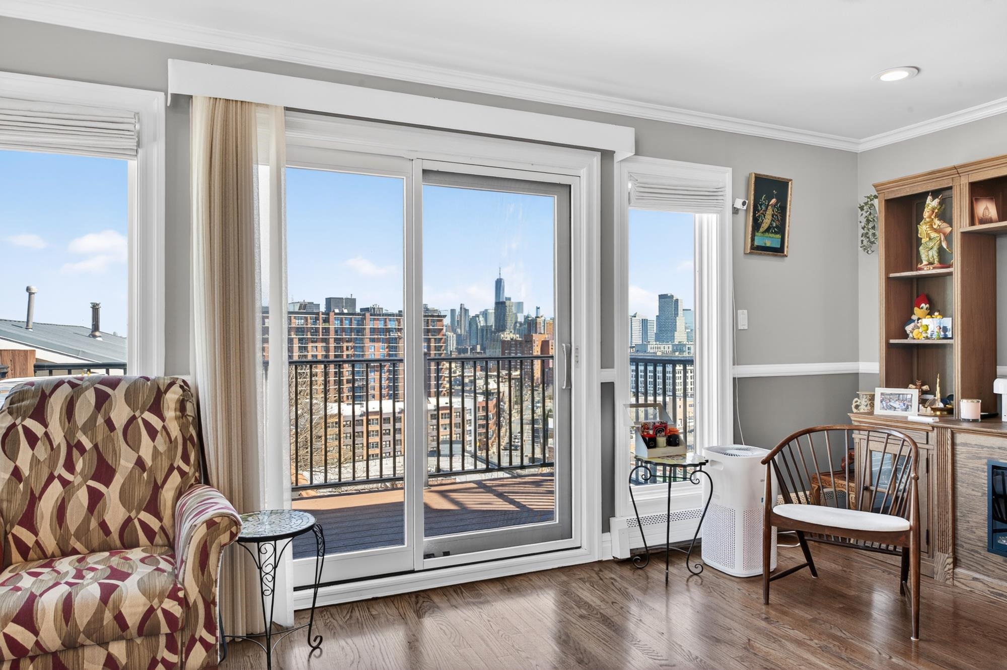 206-208 OGDEN AVE Unit: 202