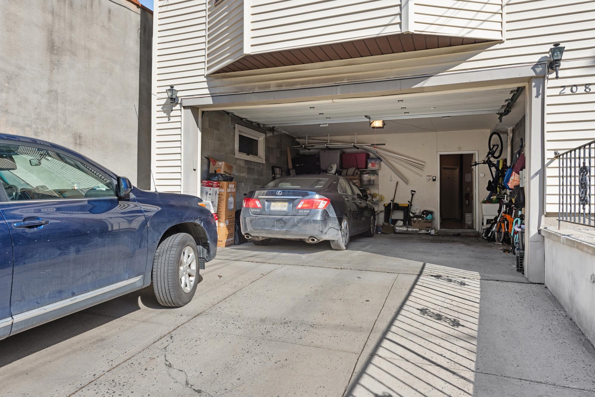 206-208 OGDEN AVE Unit: 202