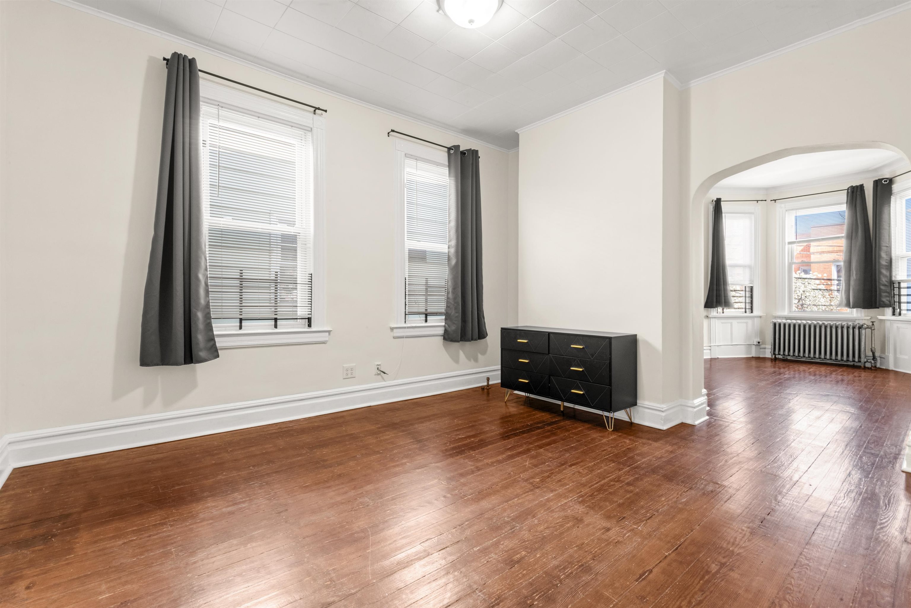 711 6TH ST Unit: 2