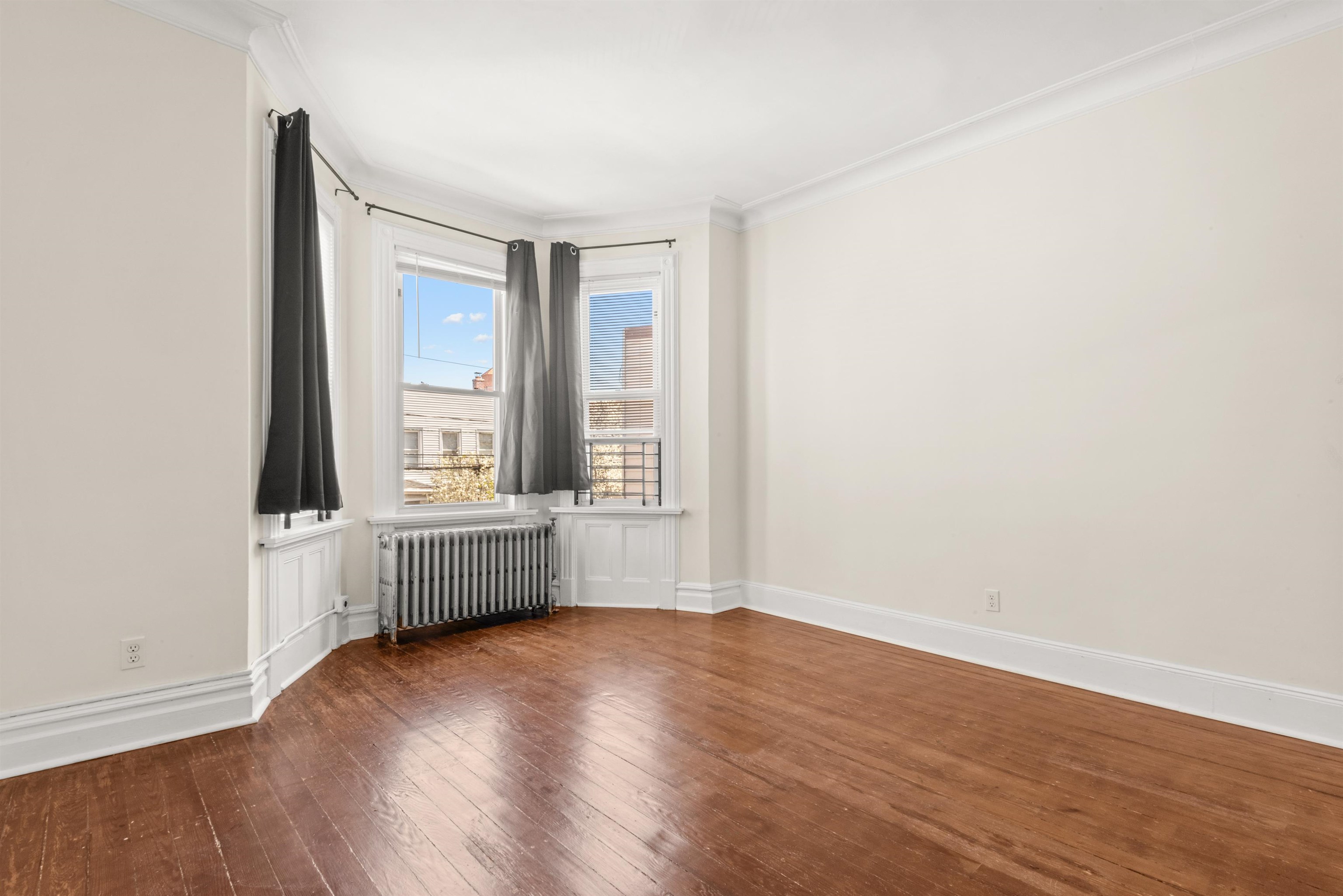711 6TH ST Unit: 2