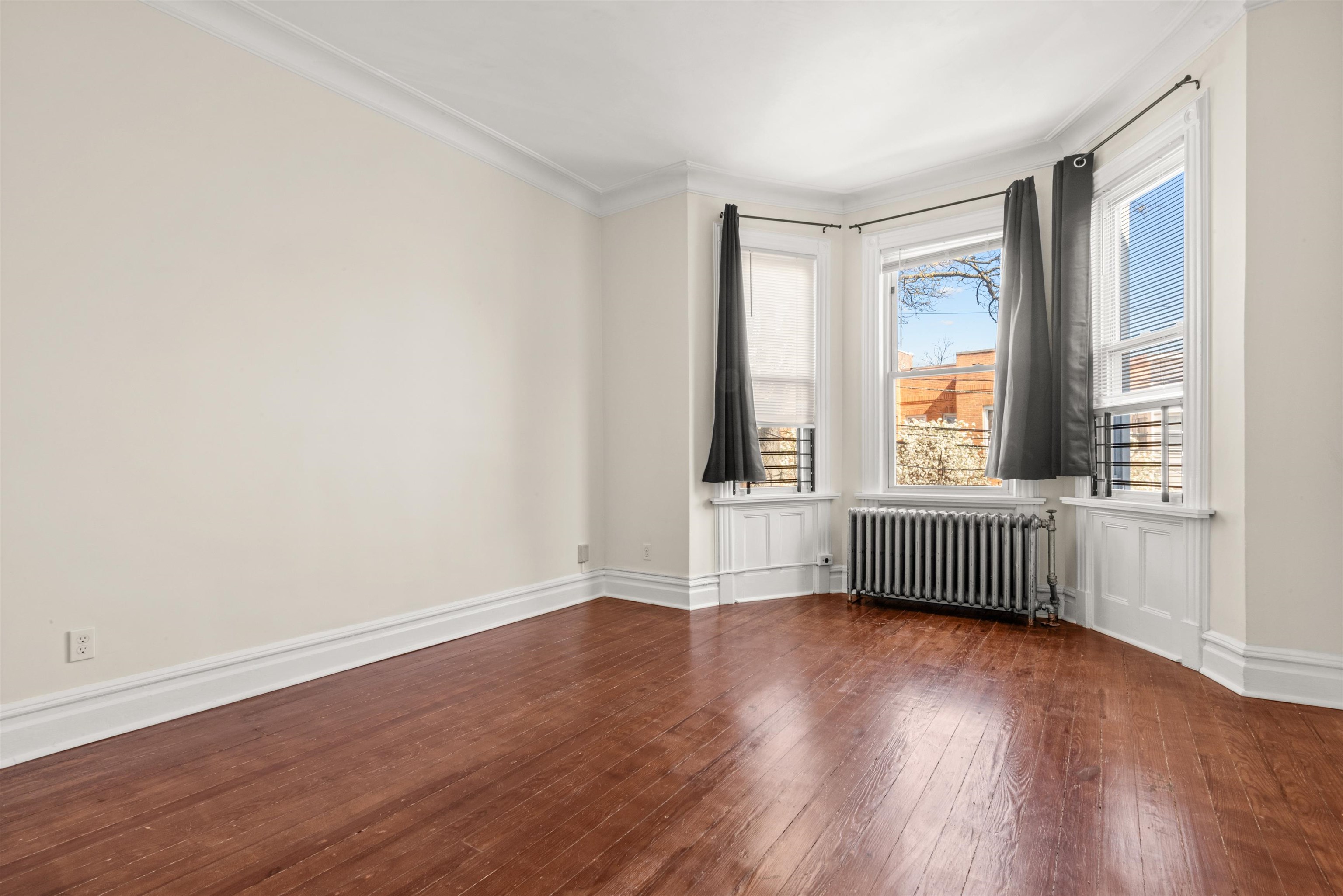 711 6TH ST Unit: 2