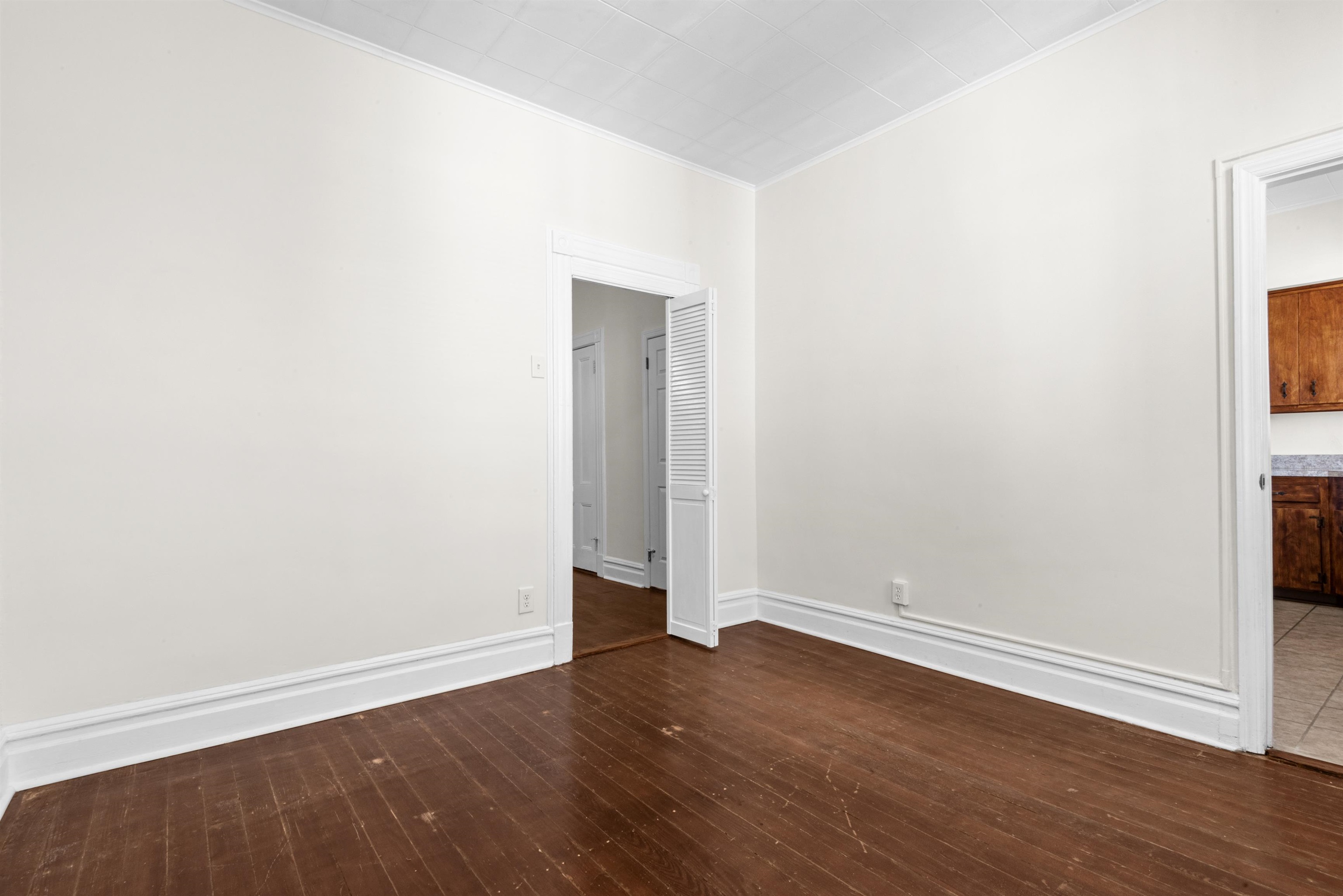 711 6TH ST Unit: 2