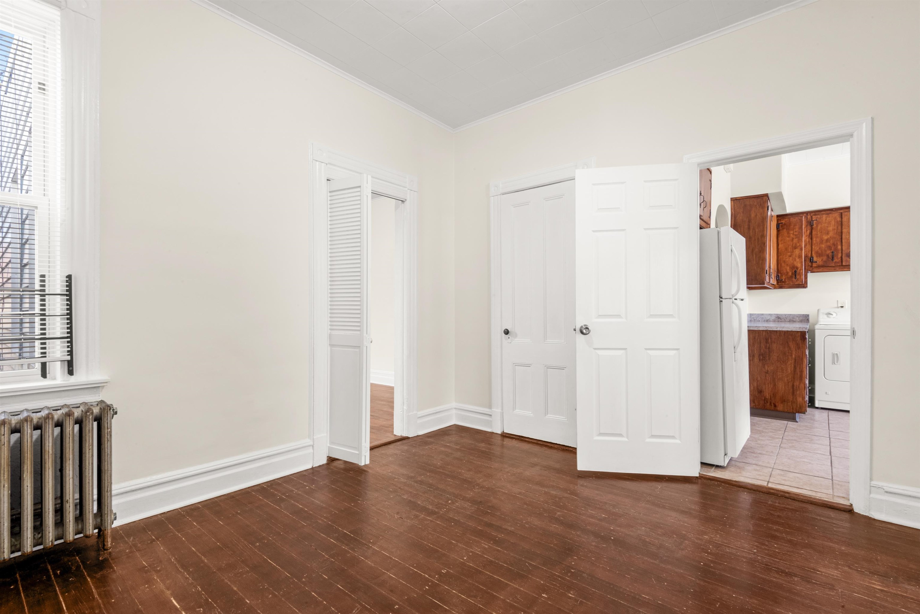 711 6TH ST Unit: 2