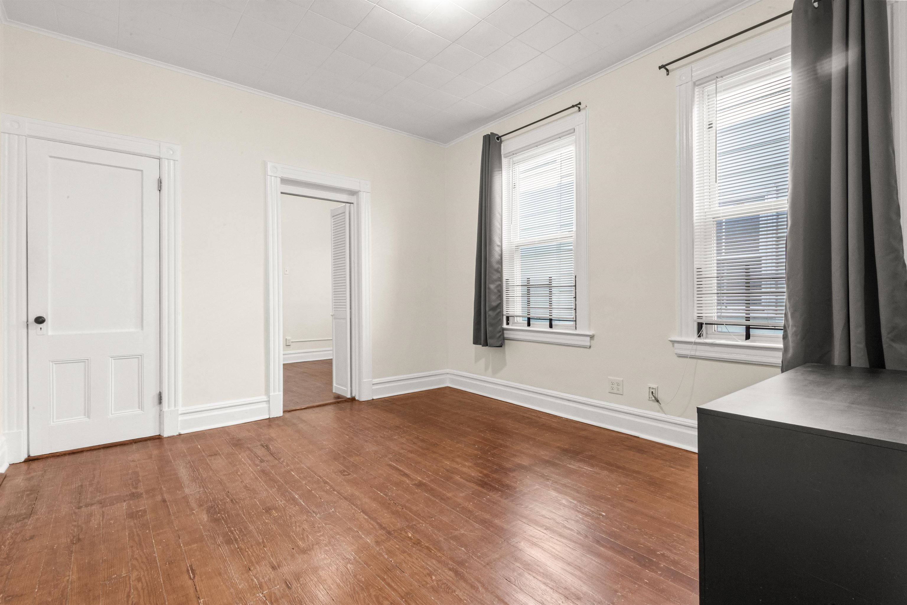 711 6TH ST Unit: 2