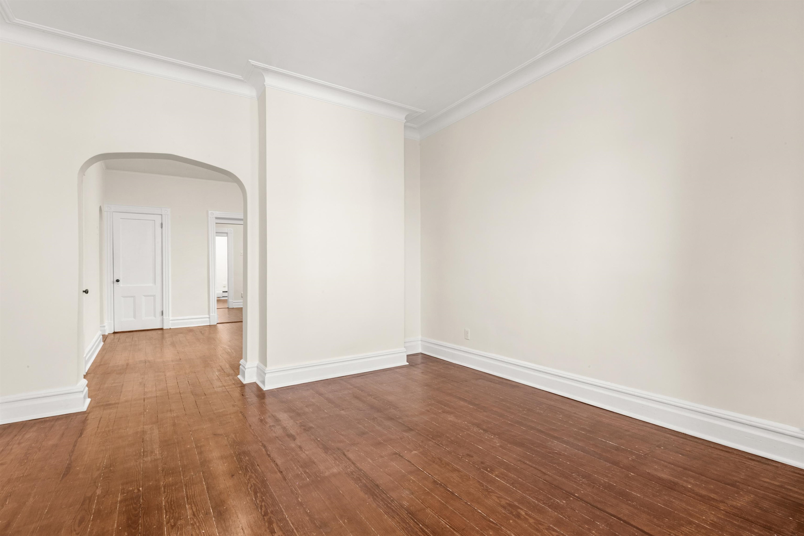 711 6TH ST Unit: 2