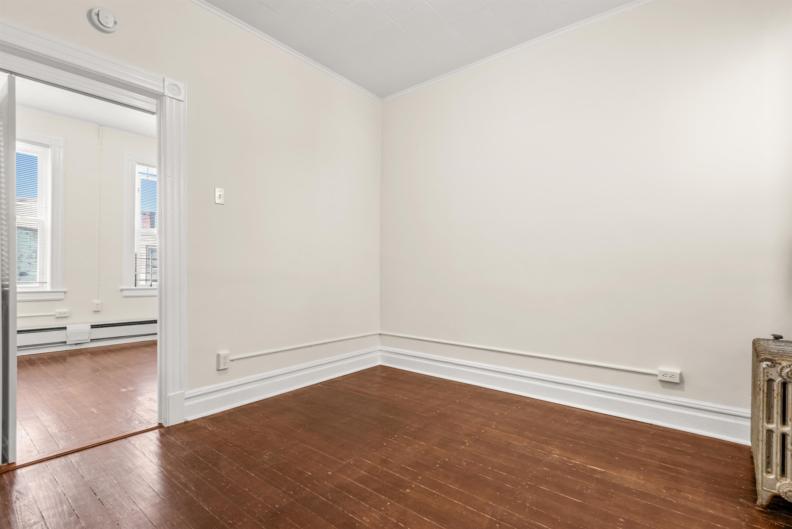 711 6TH ST Unit: 2