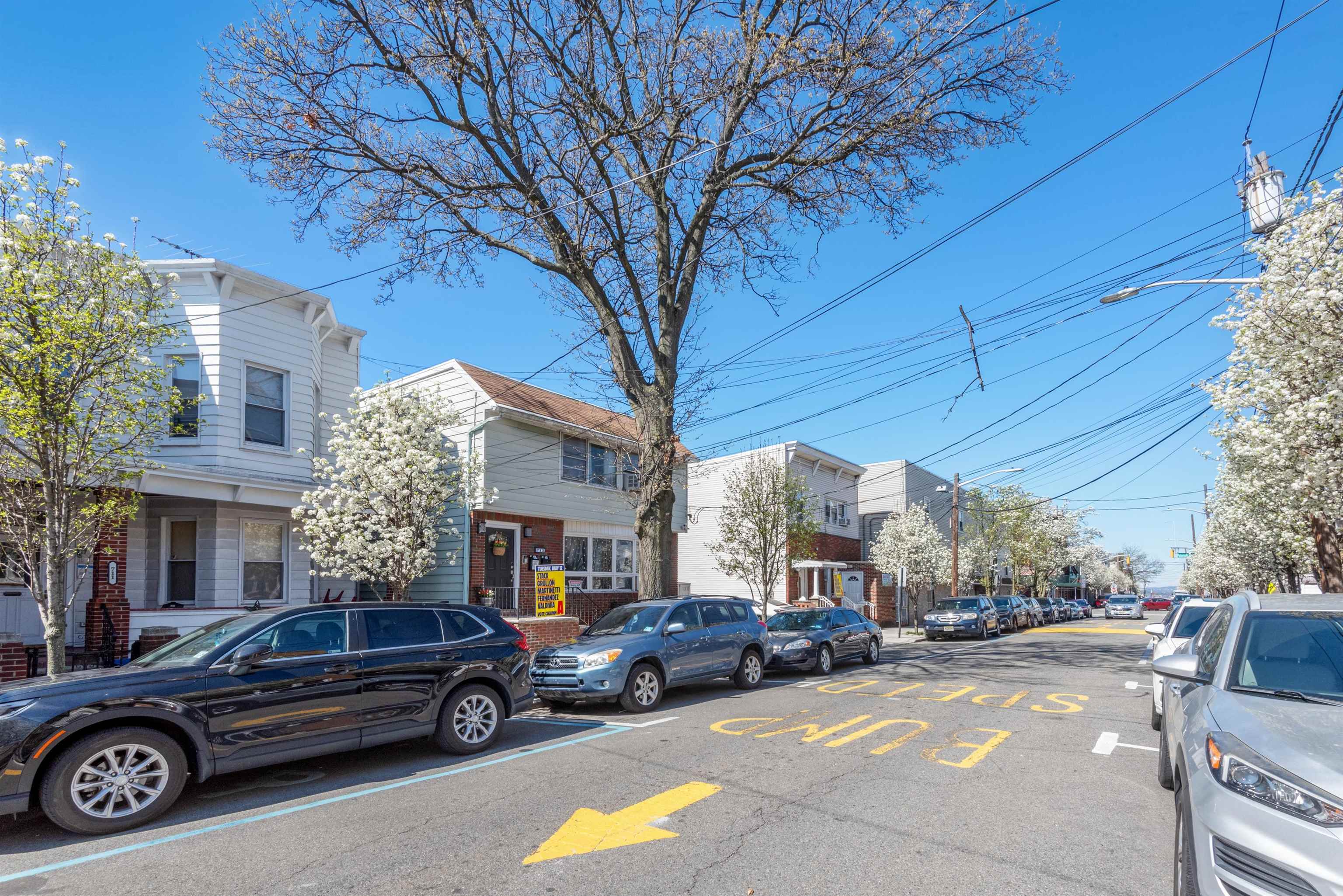 711 6TH ST Unit: 2