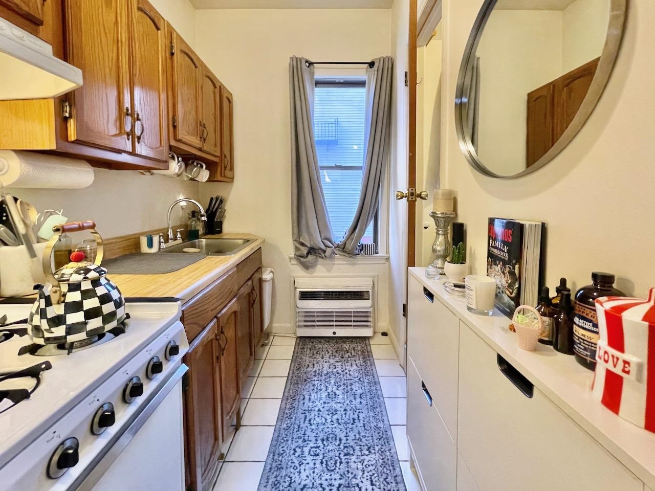 707 ADAMS ST Unit: 1R