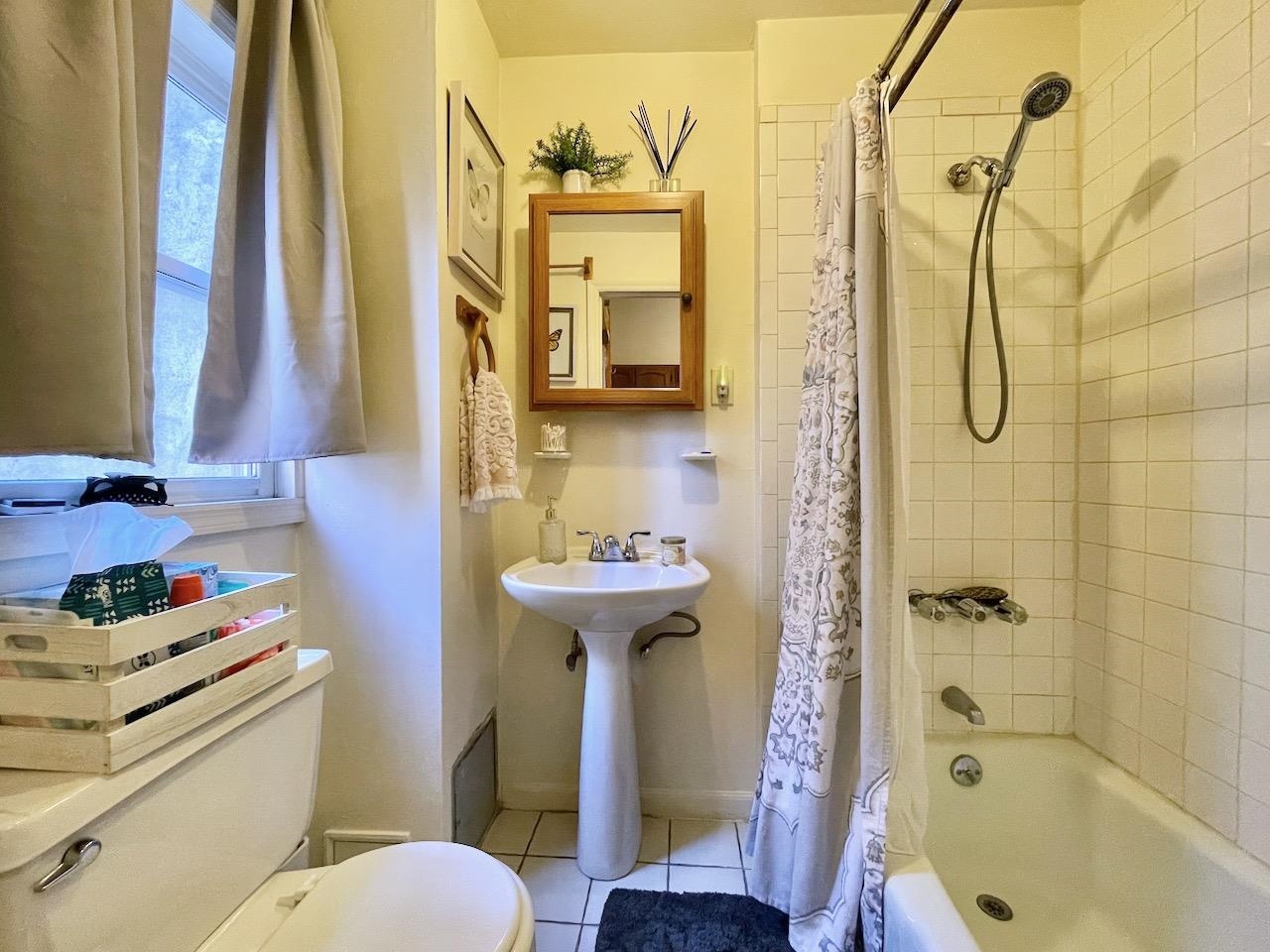 707 ADAMS ST Unit: 1R