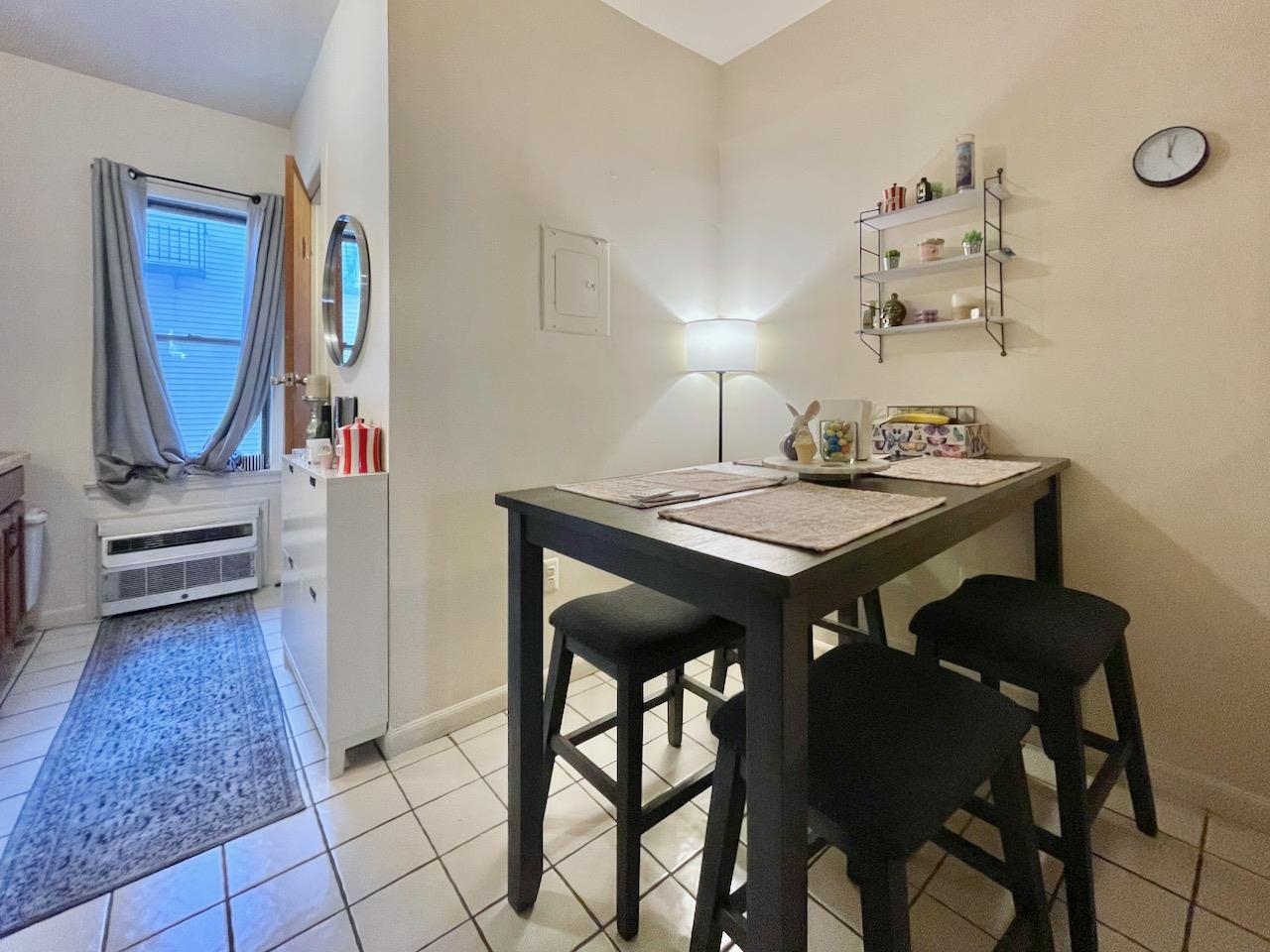 707 ADAMS ST Unit: 1R