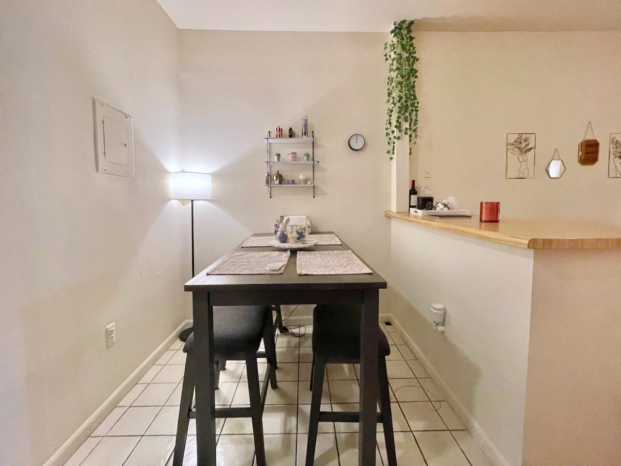 707 ADAMS ST Unit: 1R