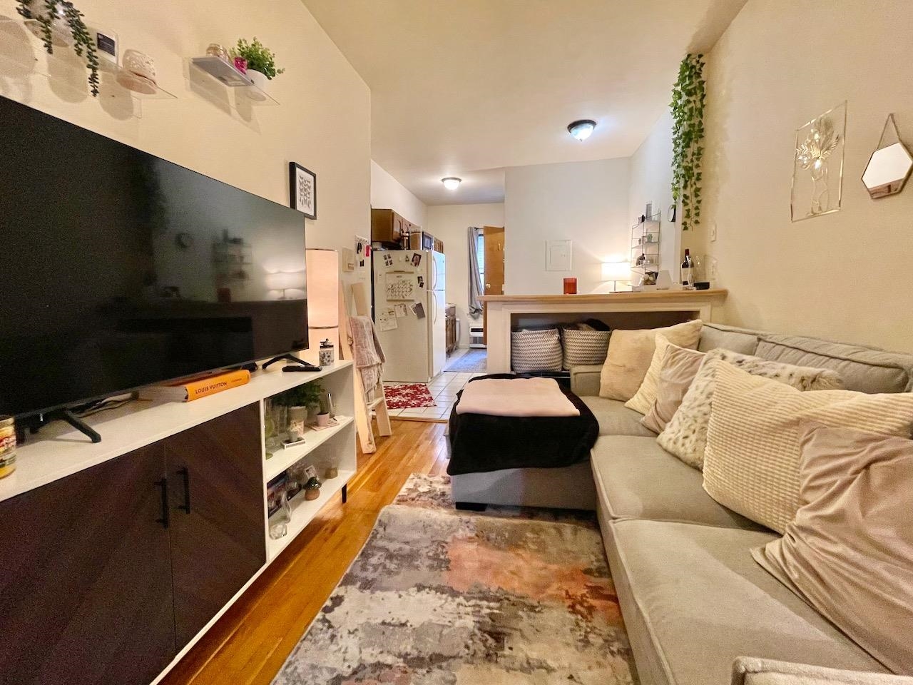 707 ADAMS ST Unit: 1R