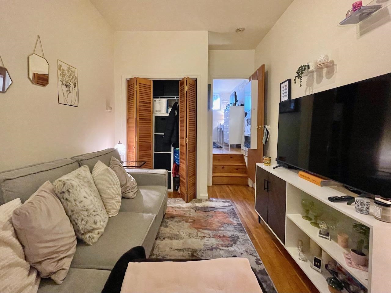 707 ADAMS ST Unit: 1R