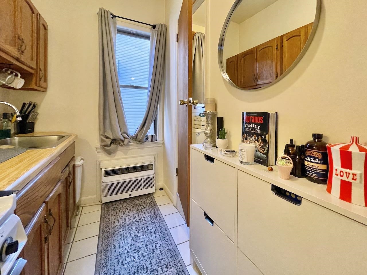 707 ADAMS ST Unit: 1R