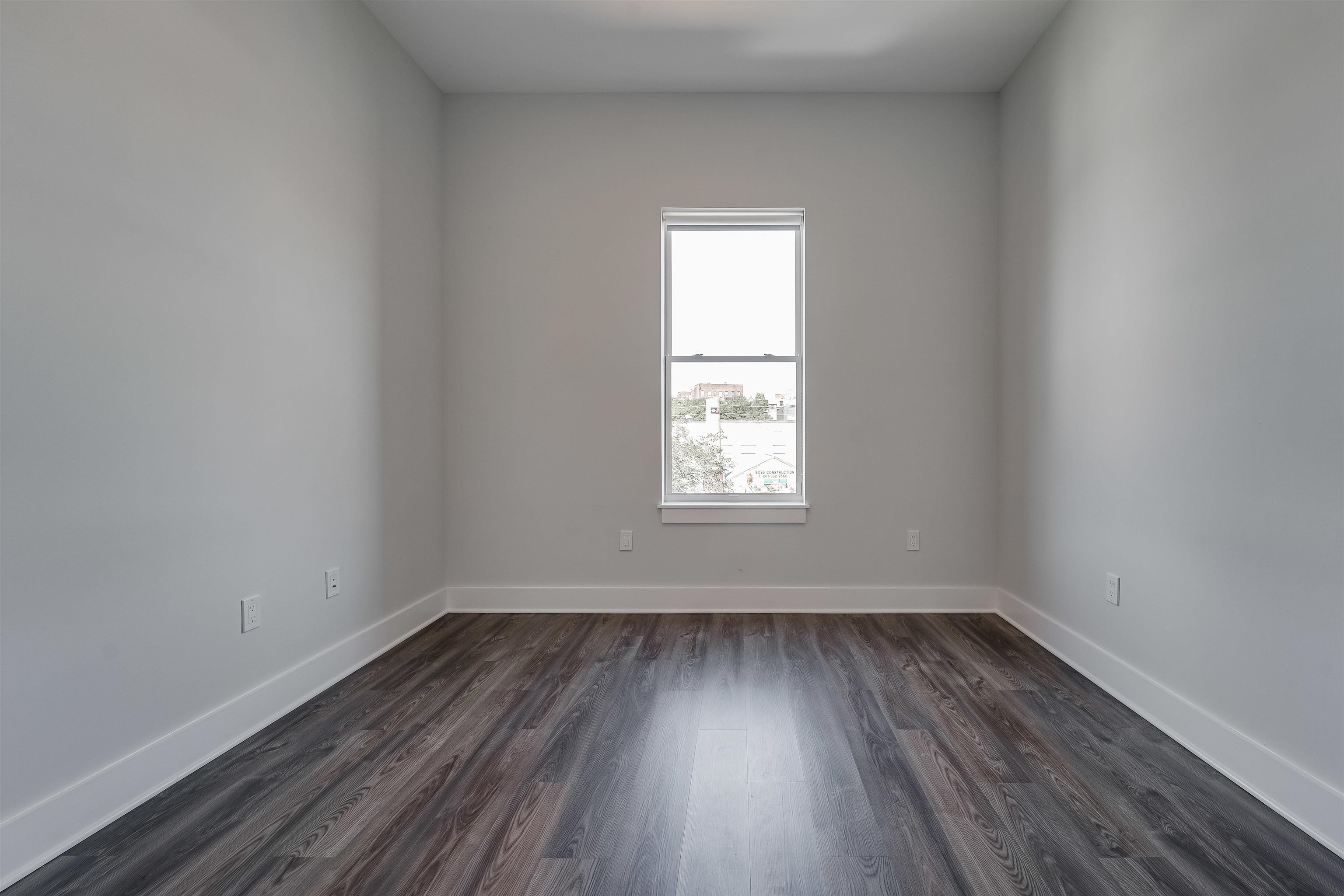 660 GRAND ST Unit: 414