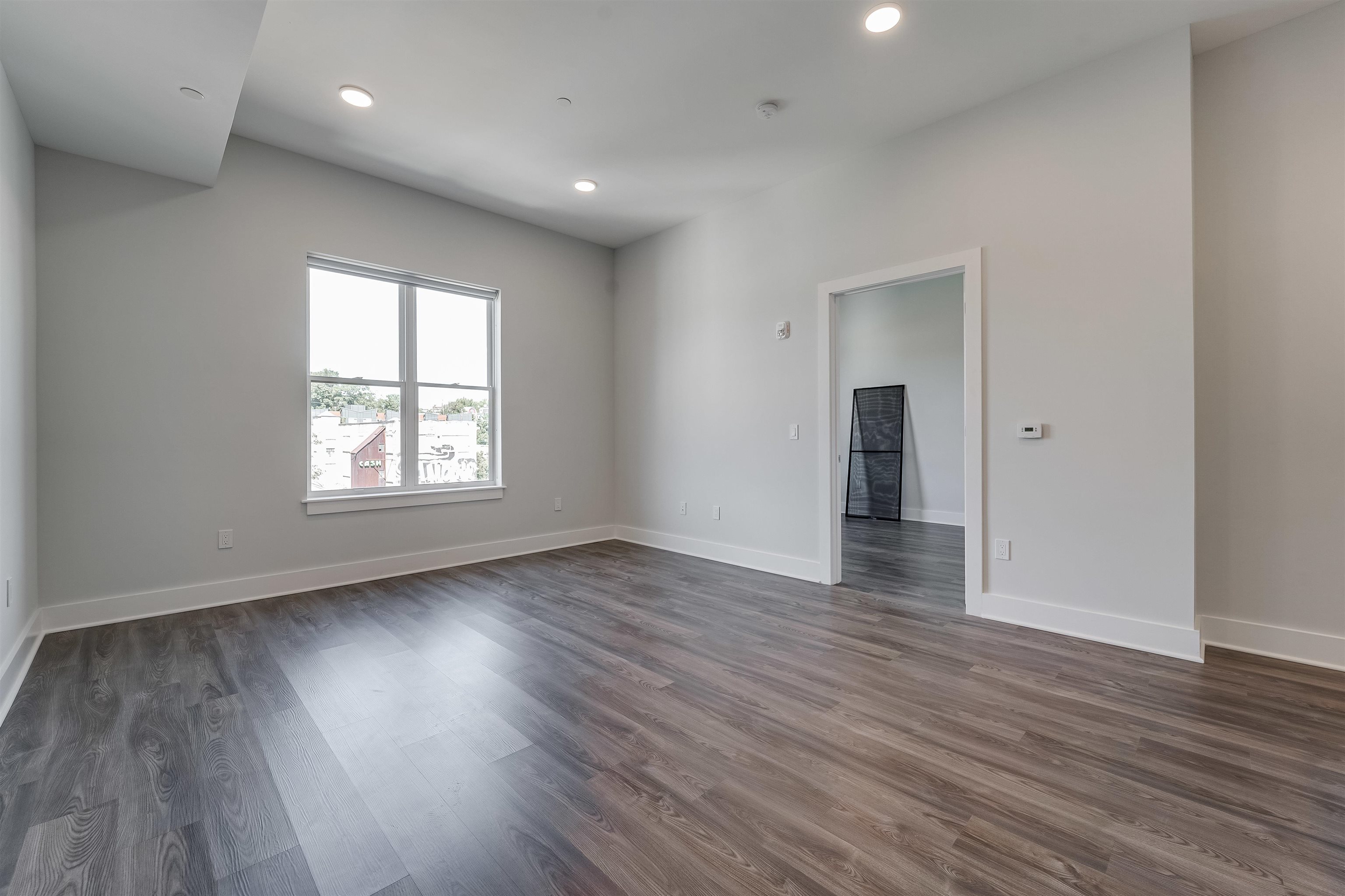 660 GRAND ST Unit: 414