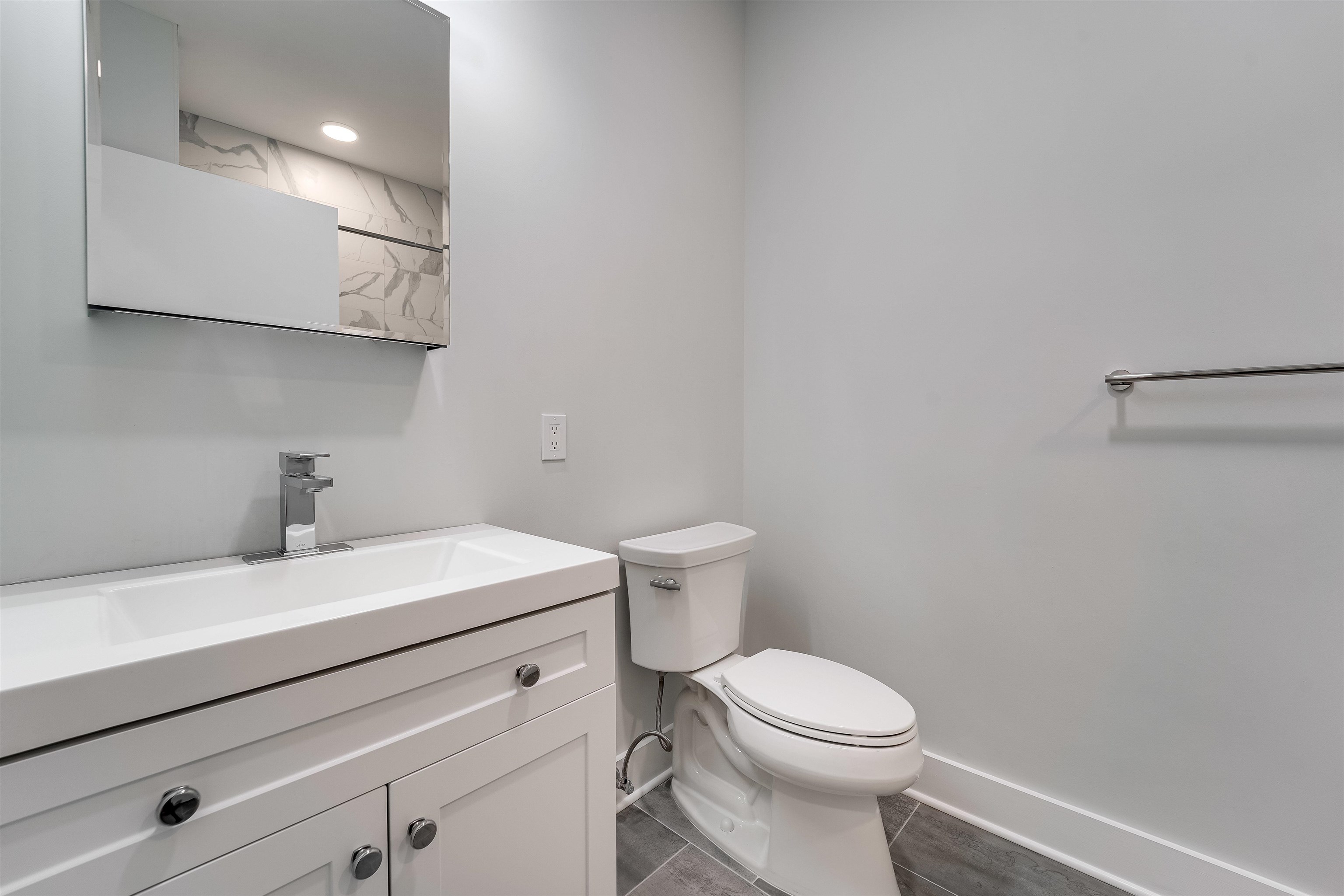 660 GRAND ST Unit: 414