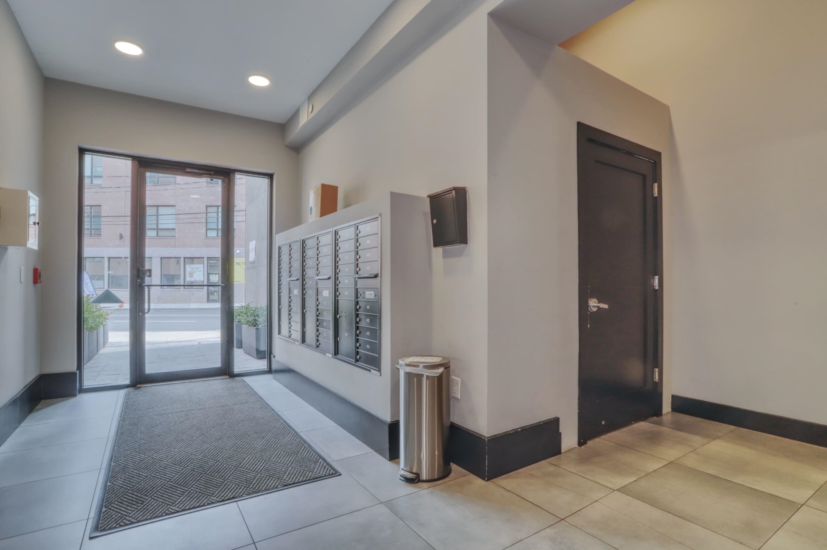 660 GRAND ST Unit: 414