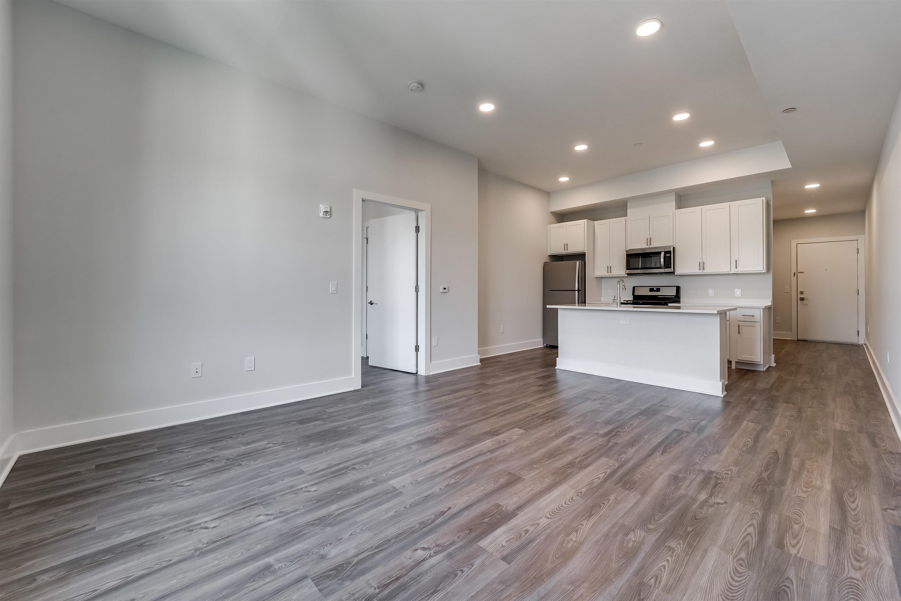 660 GRAND ST Unit: 414