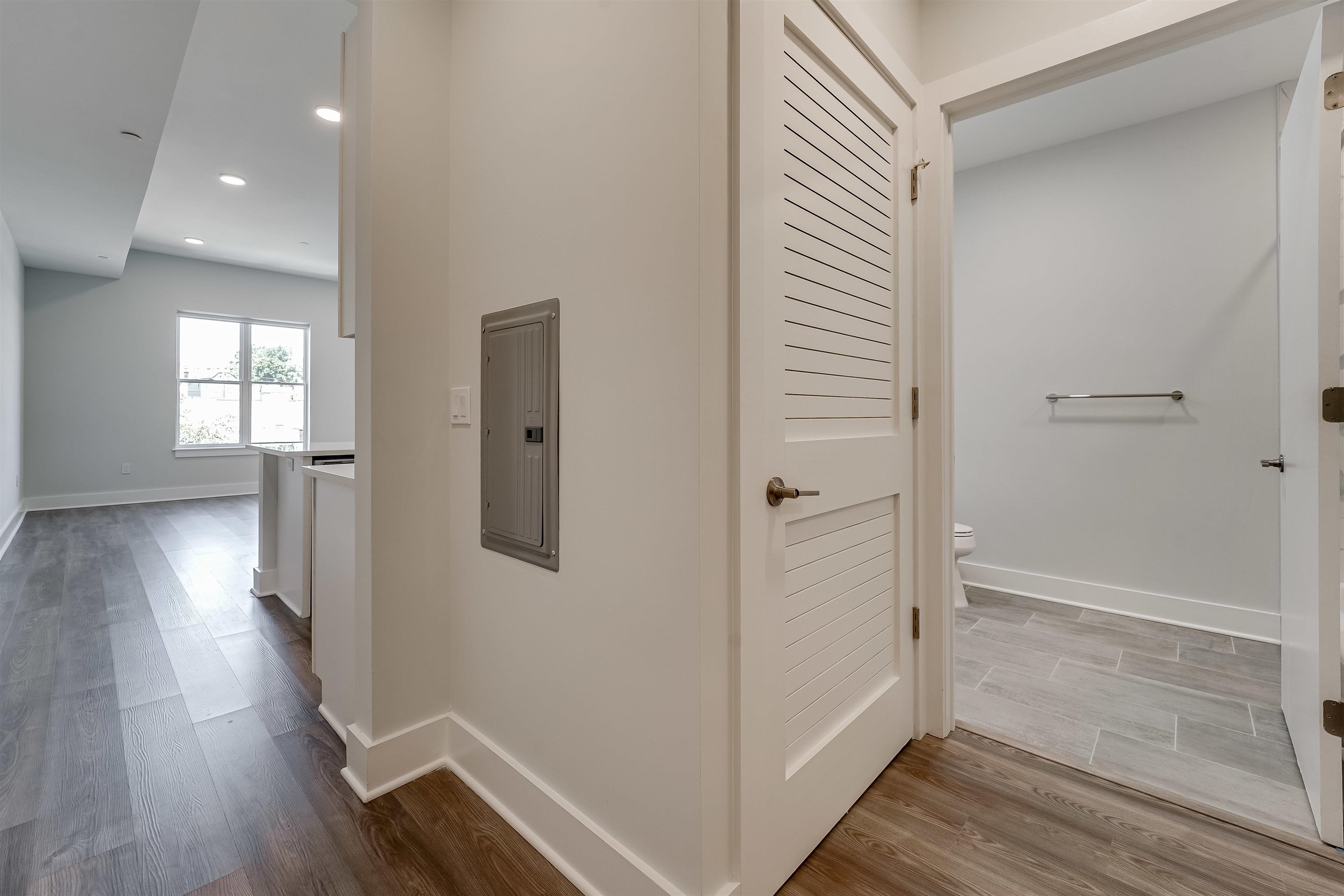 660 GRAND ST Unit: 414