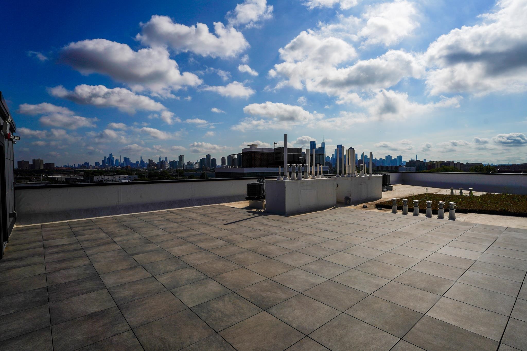 660 GRAND ST Unit: 414