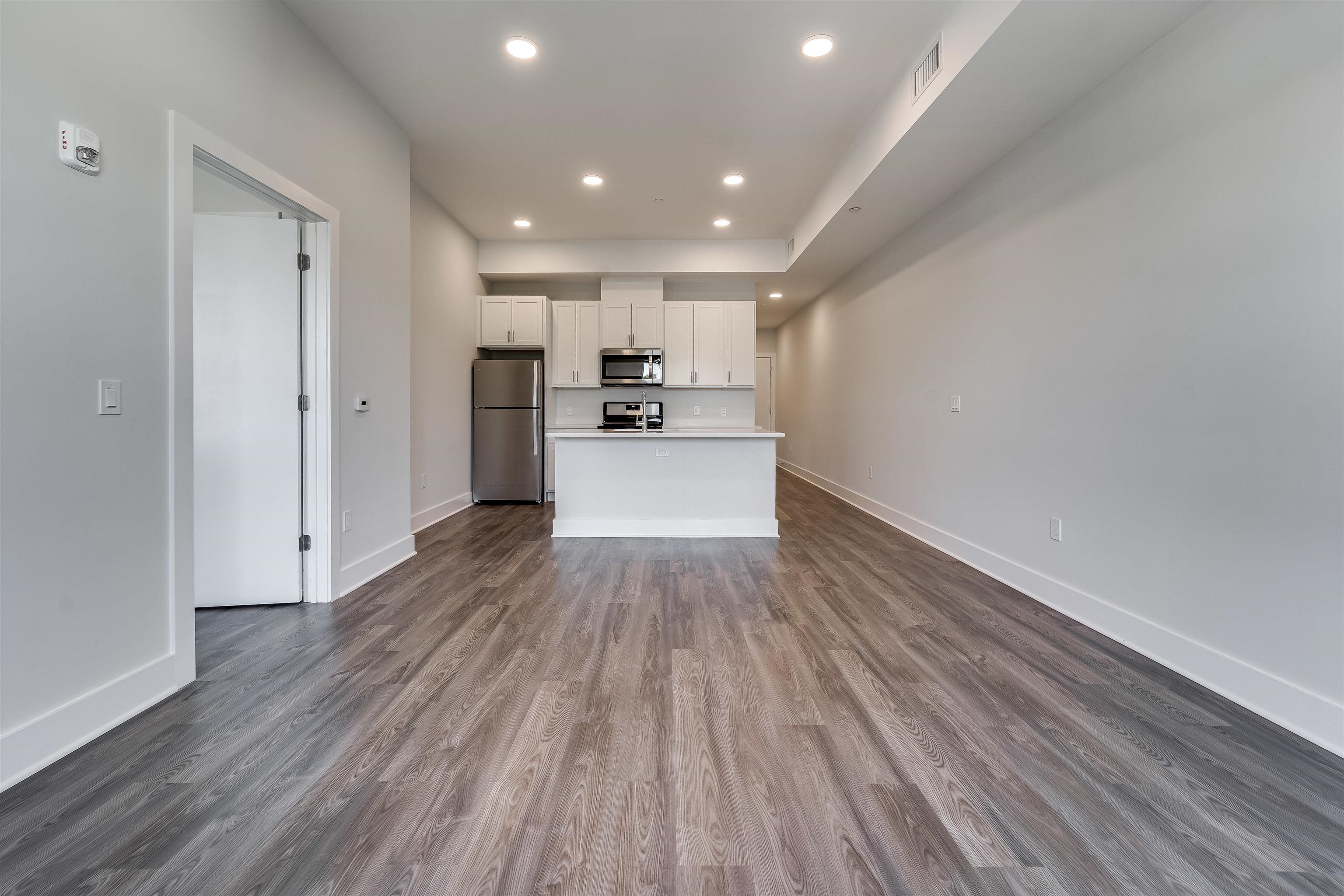 660 GRAND ST Unit: 414
