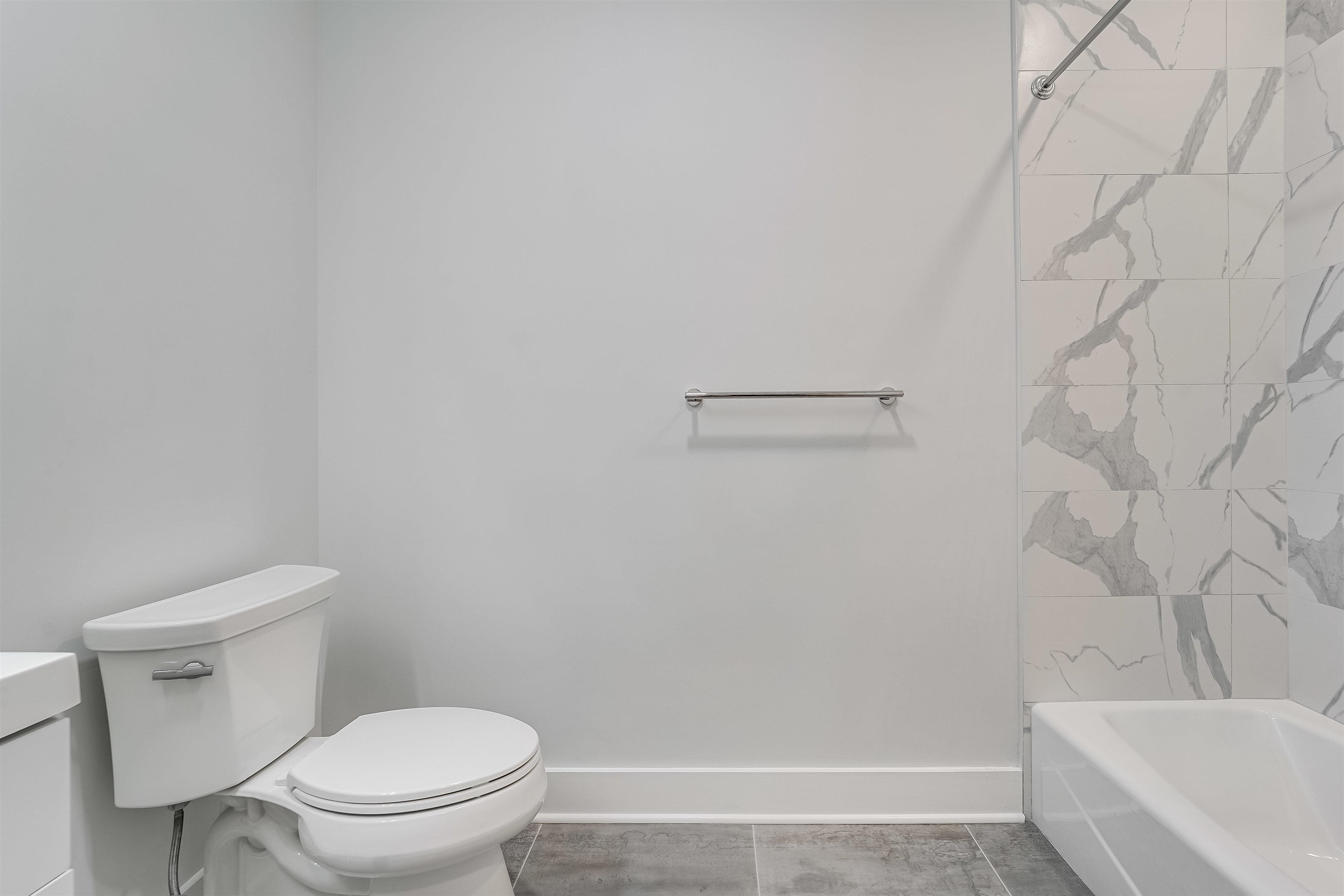 660 GRAND ST Unit: 414