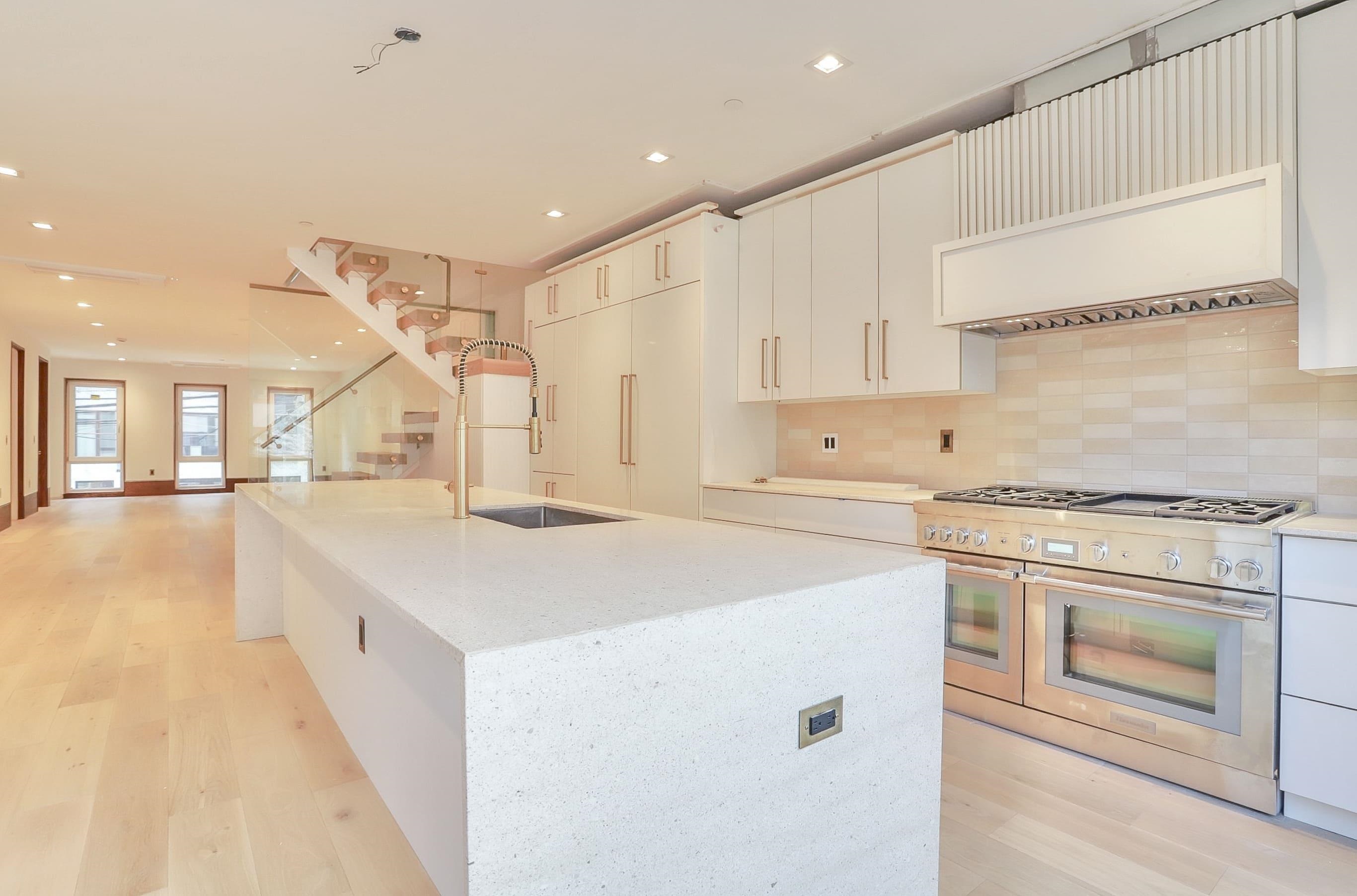 87 JEFFERSON ST Unit: 1