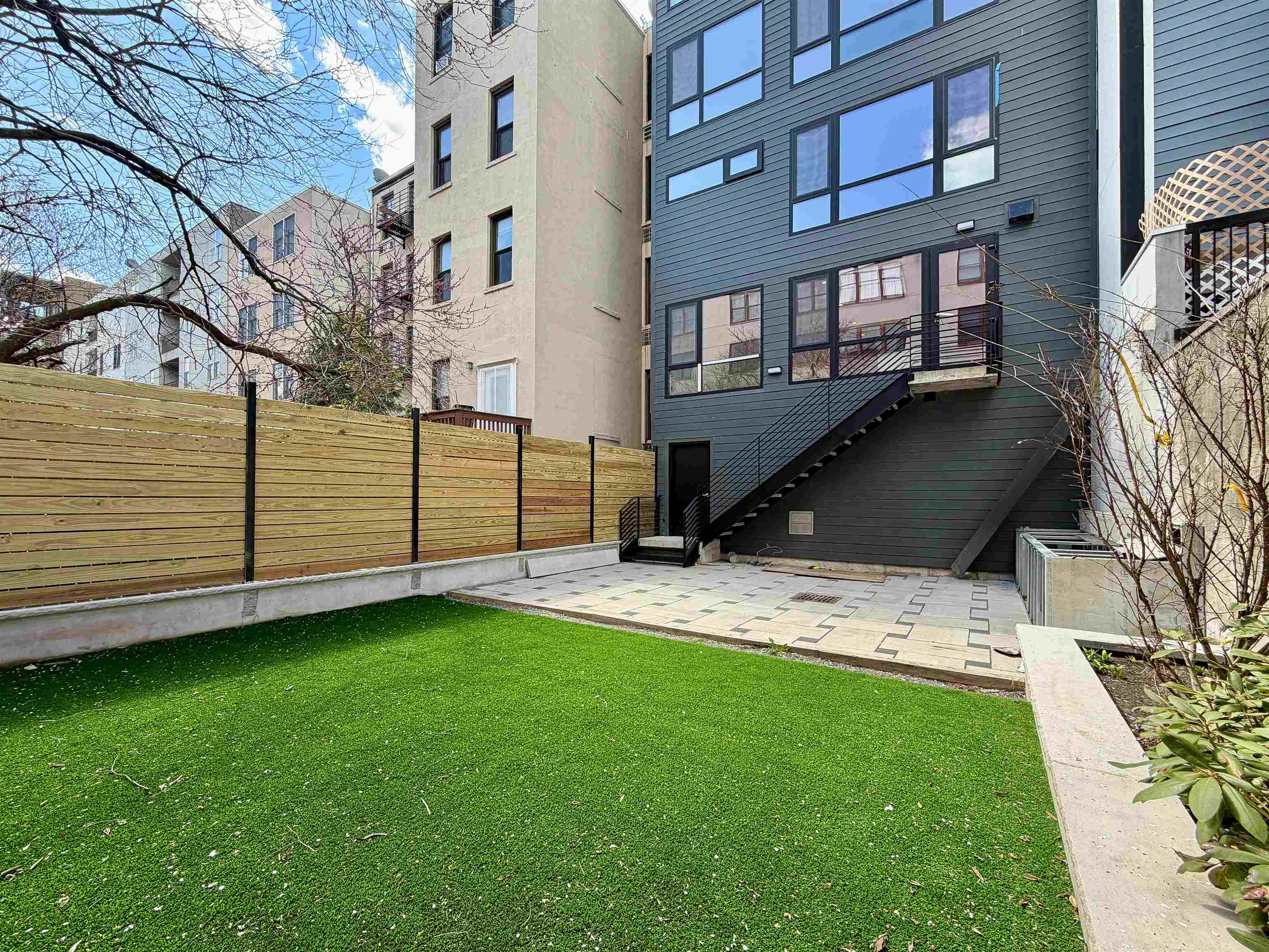 87 JEFFERSON ST Unit: 1