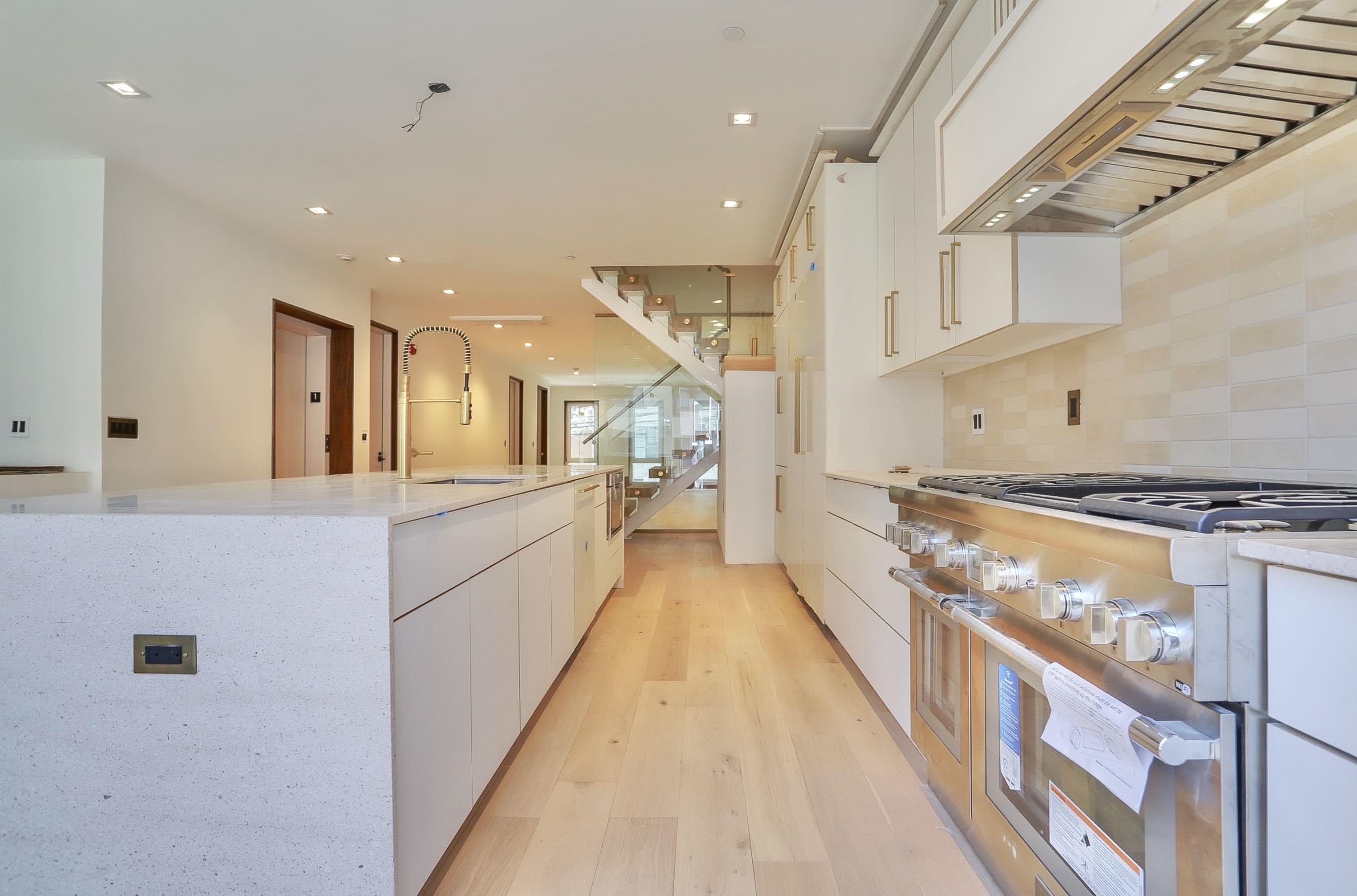 87 JEFFERSON ST Unit: 1