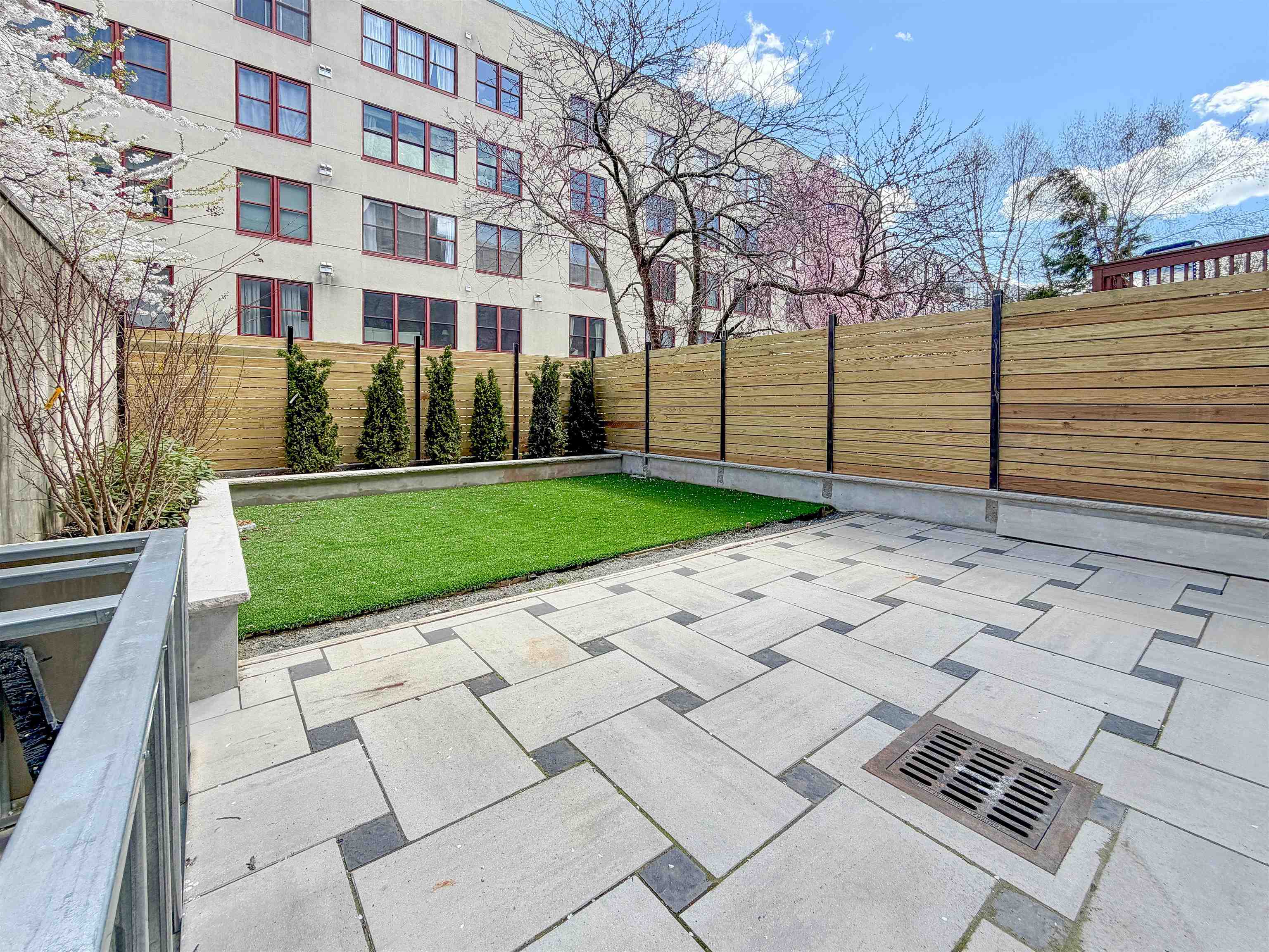 87 JEFFERSON ST Unit: 1