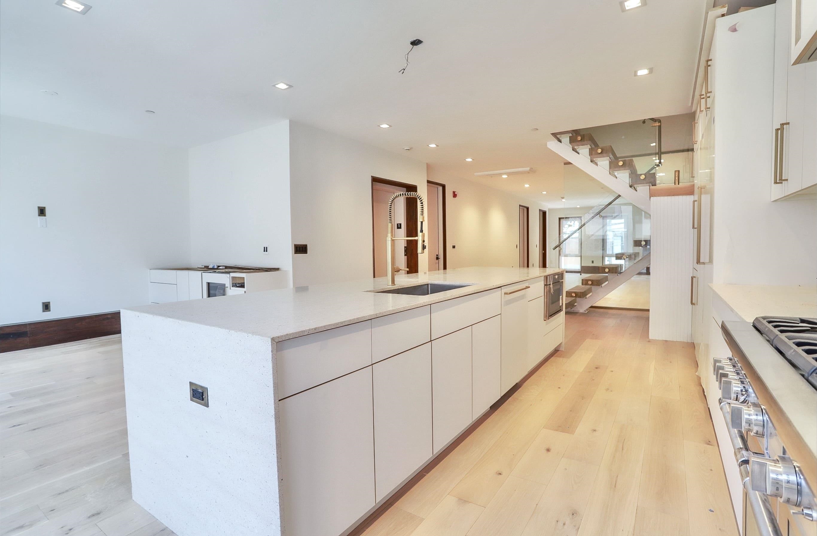 87 JEFFERSON ST Unit: 1