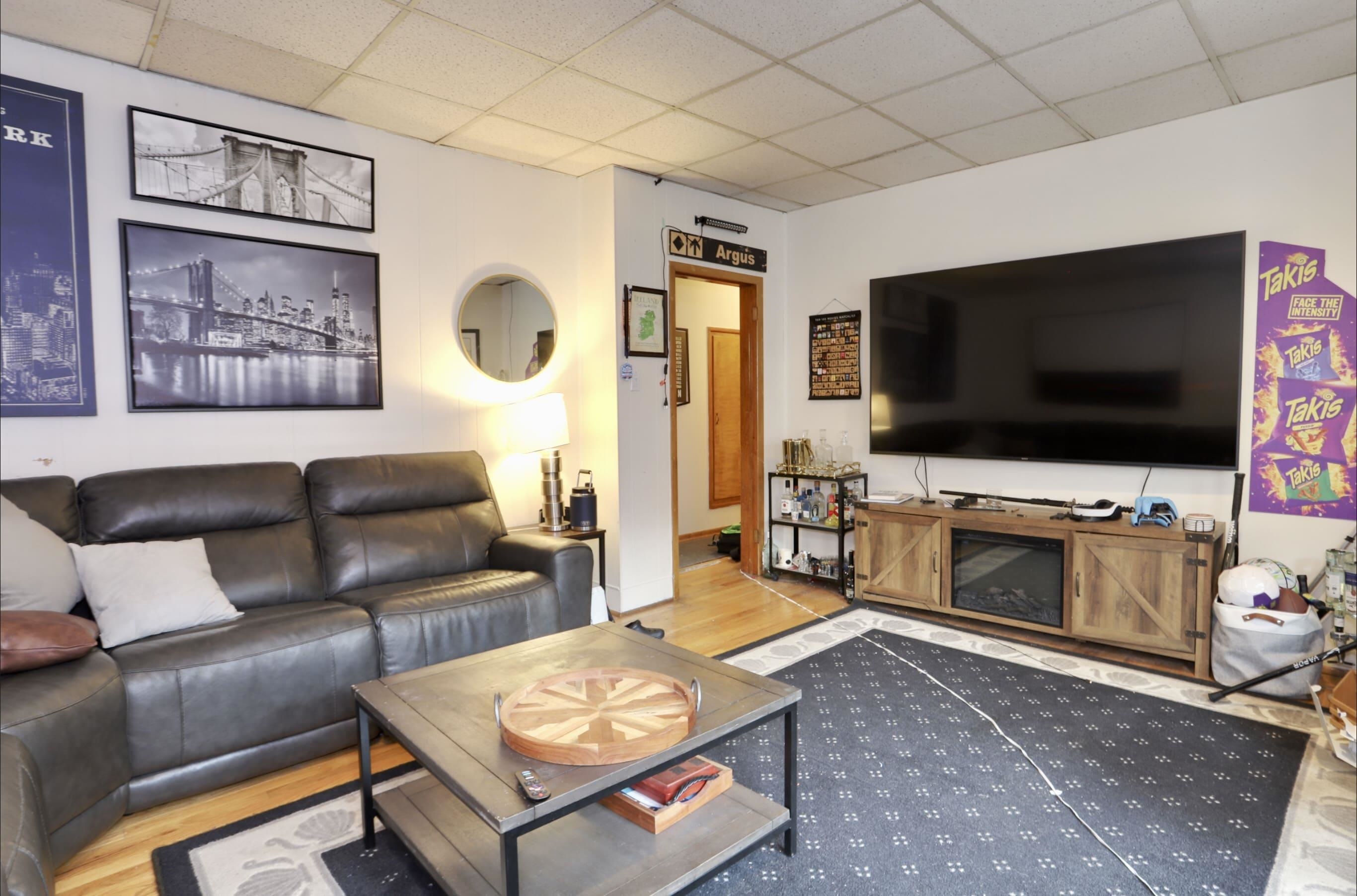 939 WASHINGTON ST Unit: B2