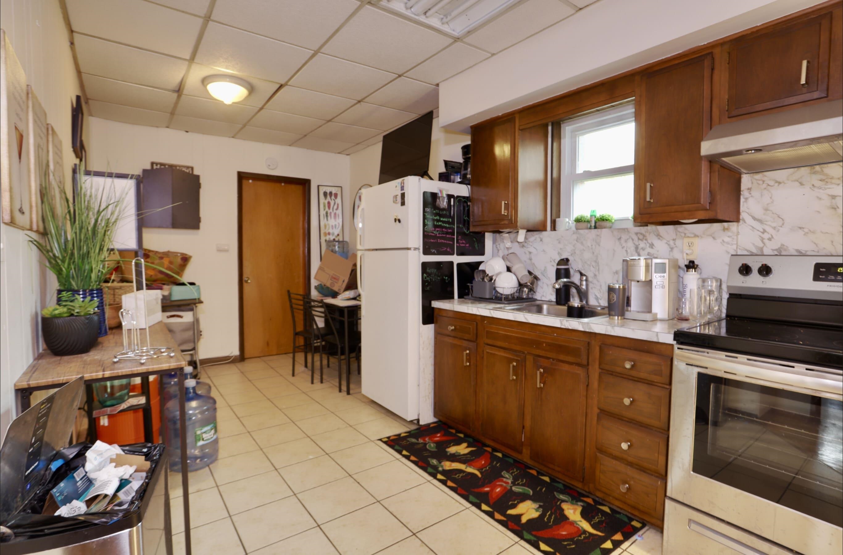 939 WASHINGTON ST Unit: B2