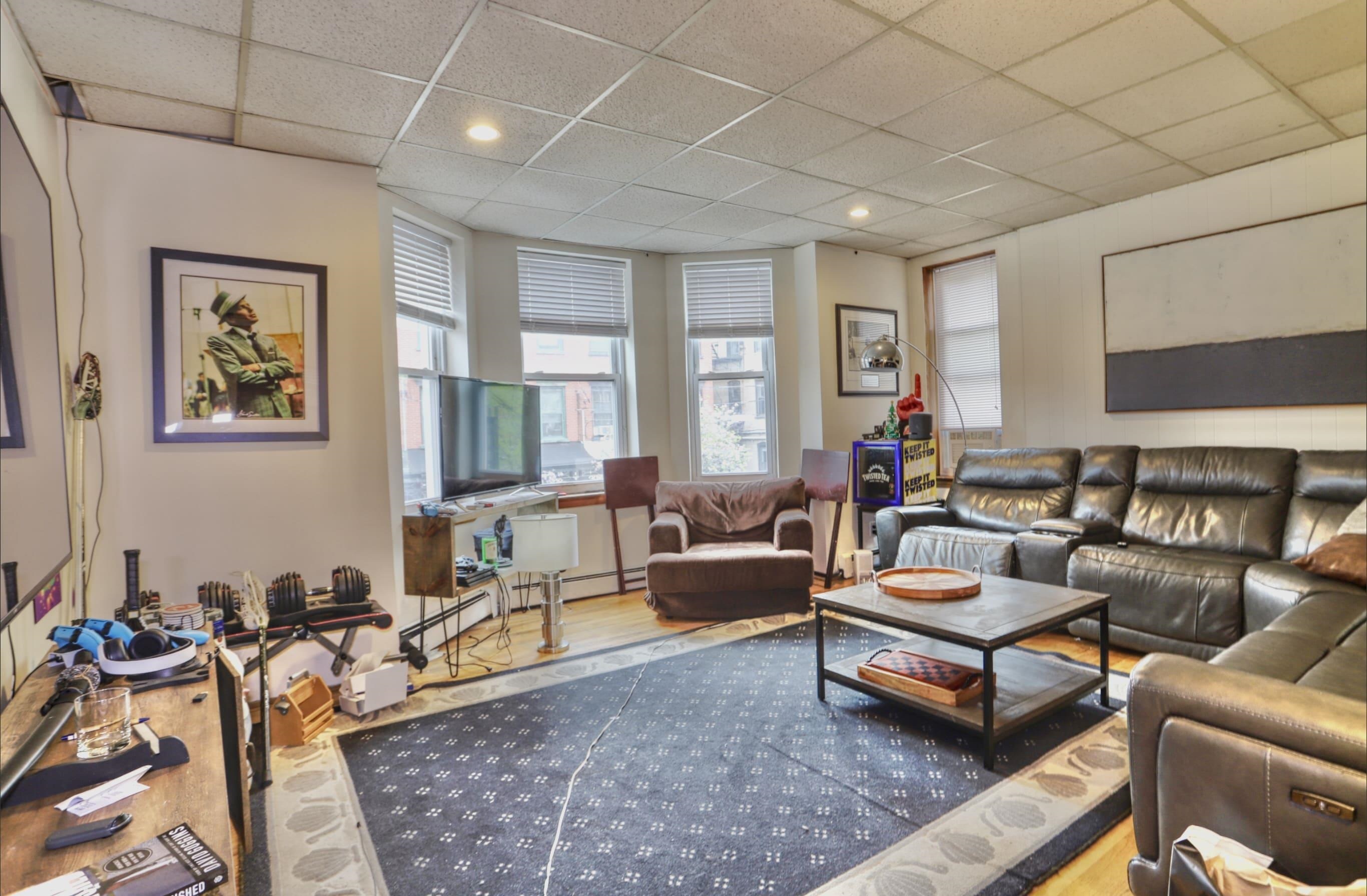 939 WASHINGTON ST Unit: B2