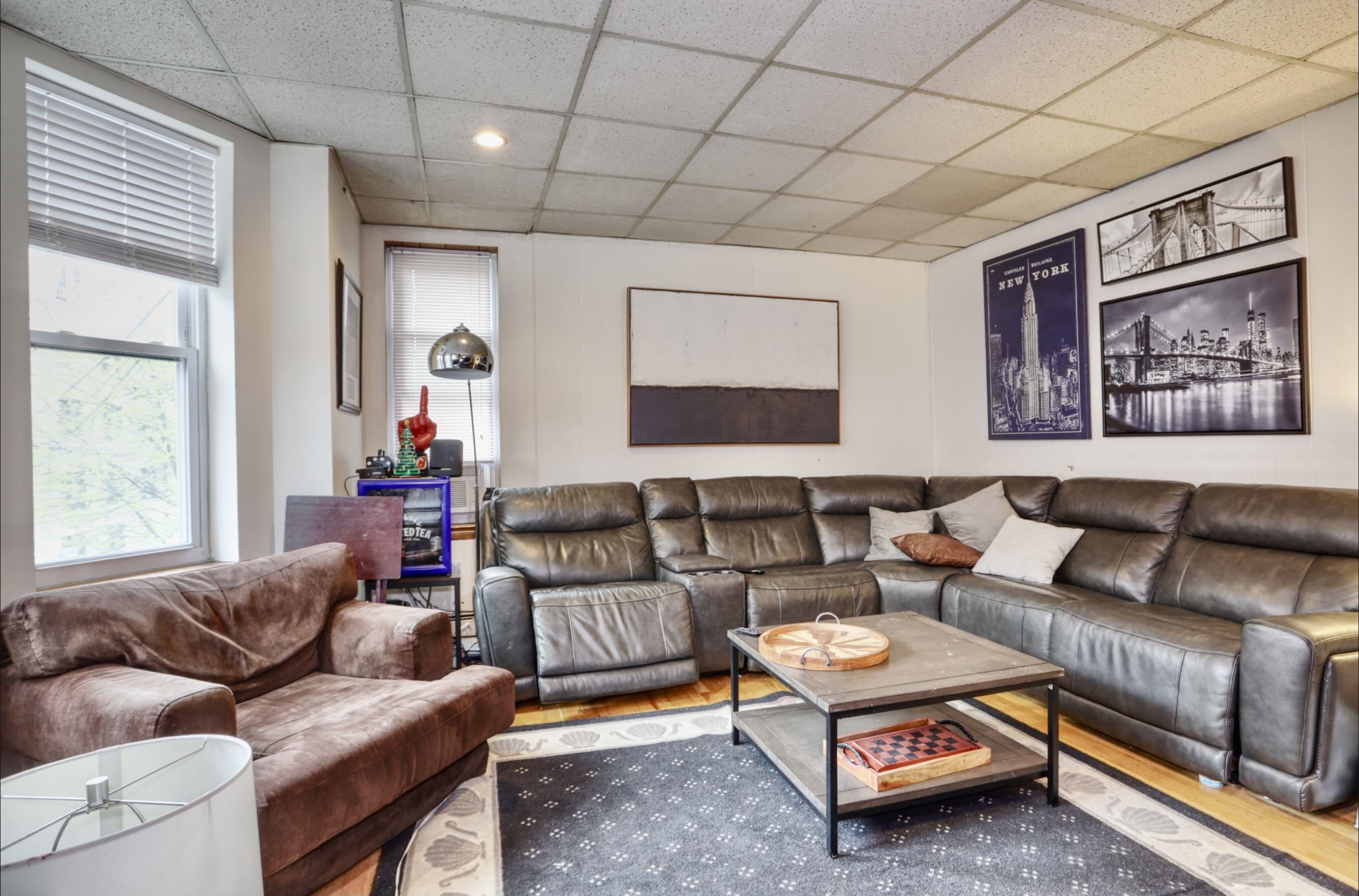 939 WASHINGTON ST Unit: B2