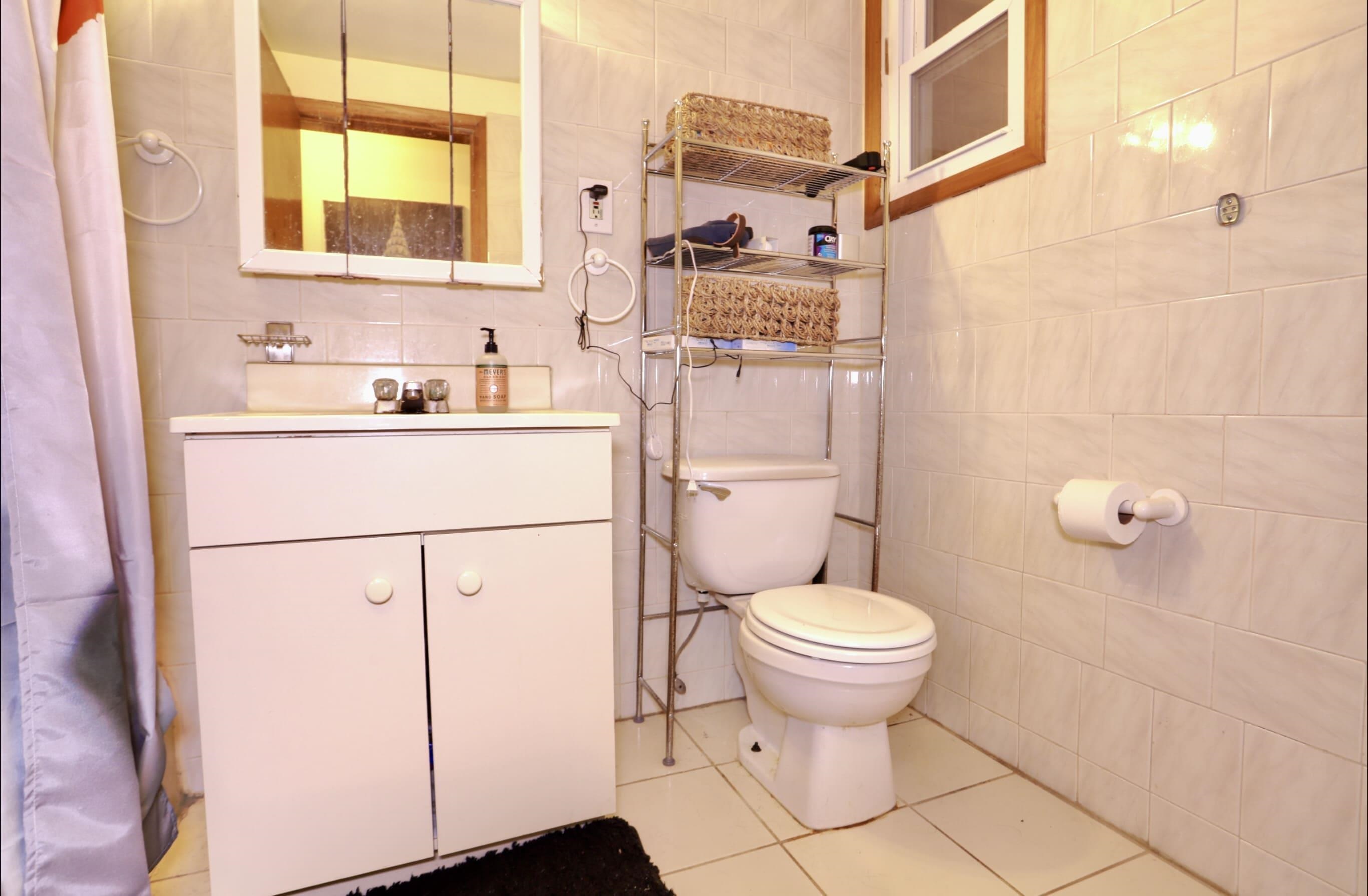 939 WASHINGTON ST Unit: B2