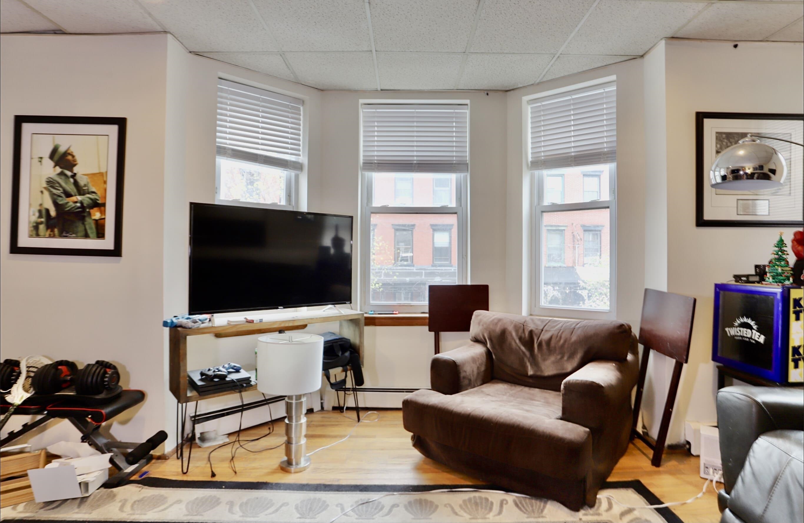 939 WASHINGTON ST Unit: B2