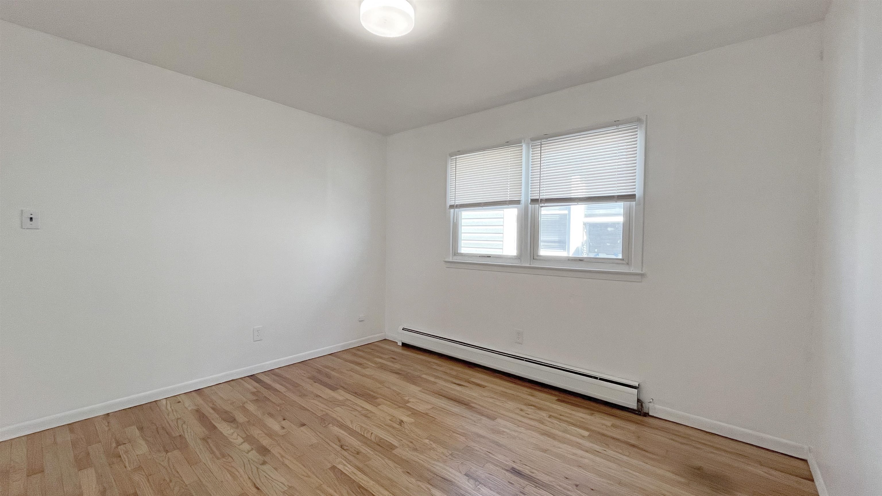 421 MANILA AVE Unit: 3