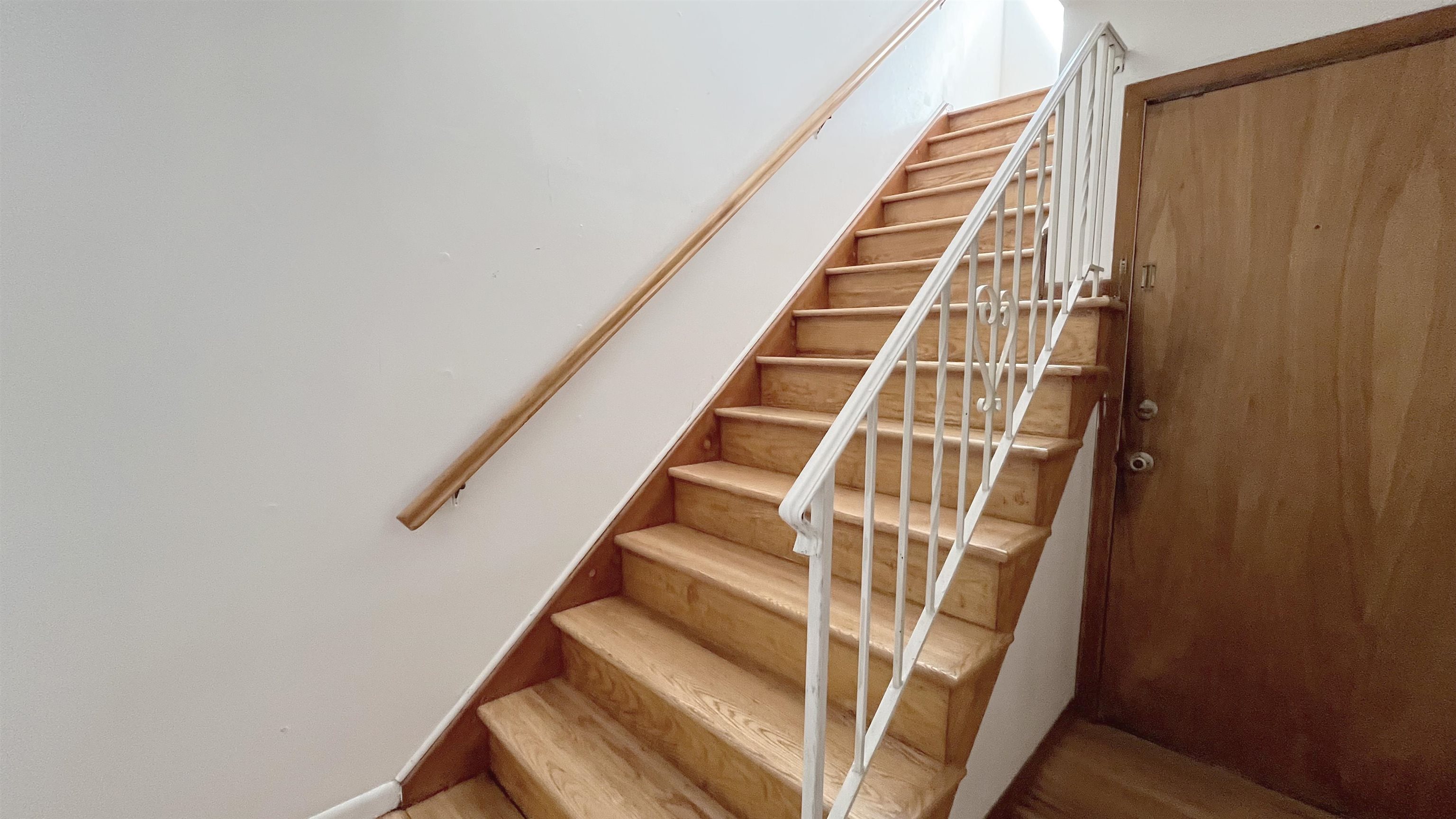 421 MANILA AVE Unit: 3